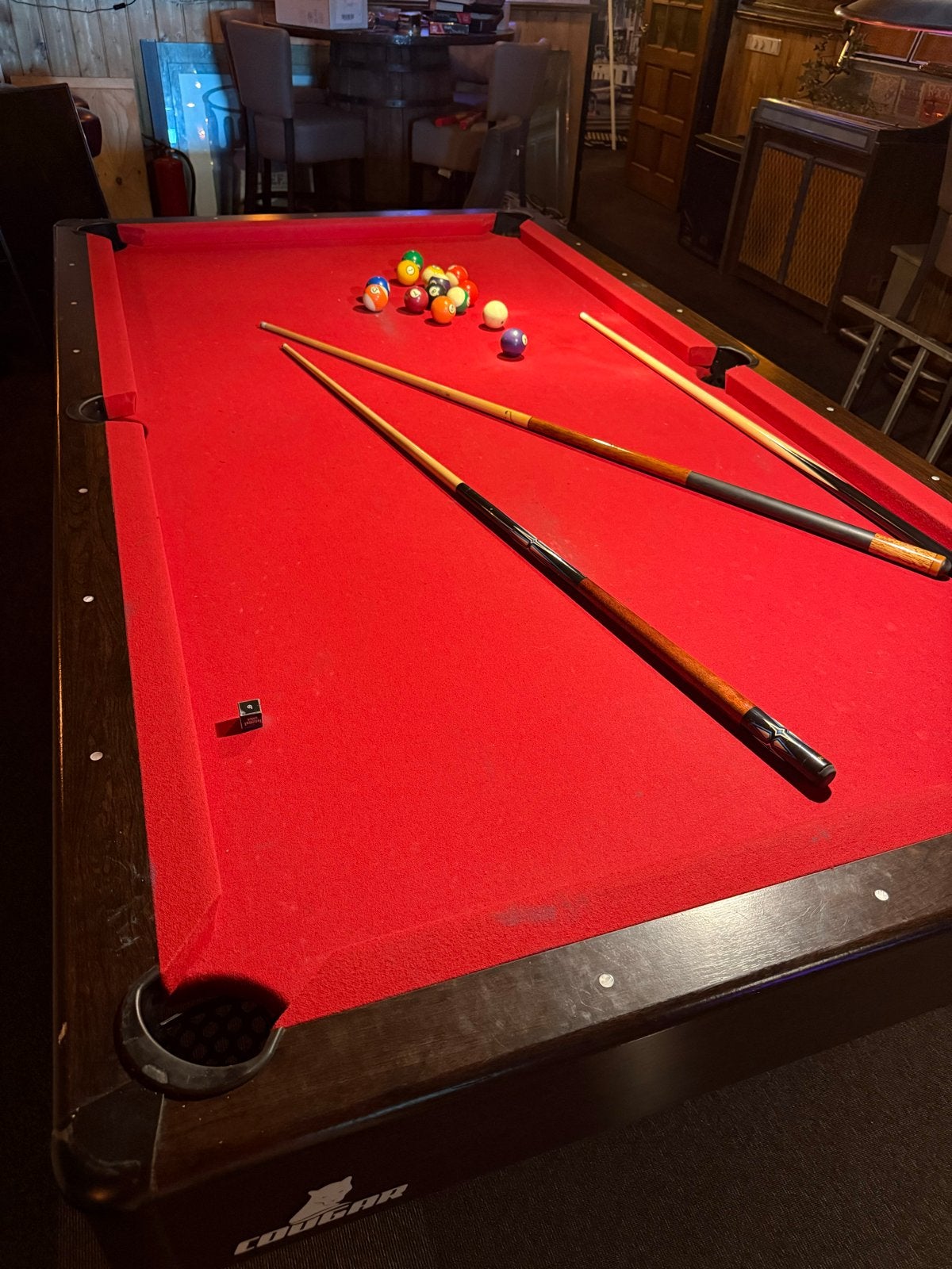 Cougar Pooltafel 225x125 met massief houten tafelblad, Ophalen, Gebruikt, Pooltafel