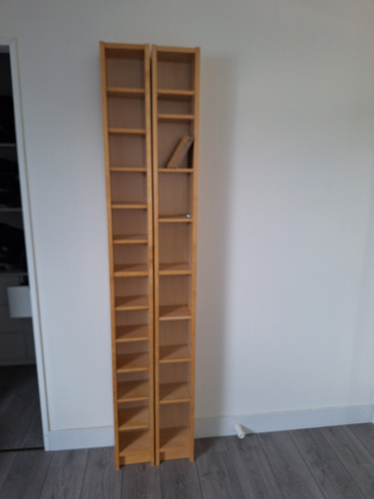 Set van 2 houten ikea CD/DVD kasten, Huis en Inrichting, Woonaccessoires | Cd- en Dvd-rekken, Ophalen, Gebruikt, 150 discs of meer