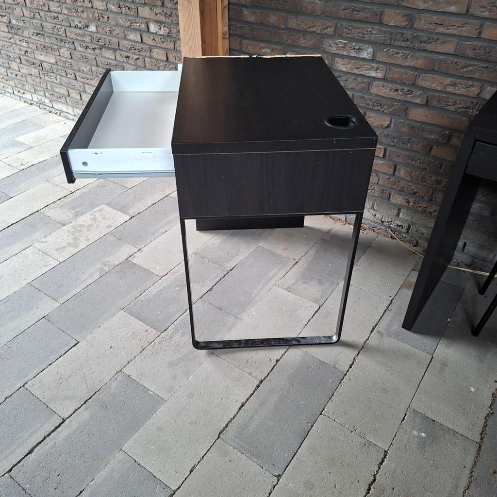 2 x ikea (kinder) bureau + 1 krukje (gratis), Huis en Inrichting, Bureaus, Ophalen, Gebruikt