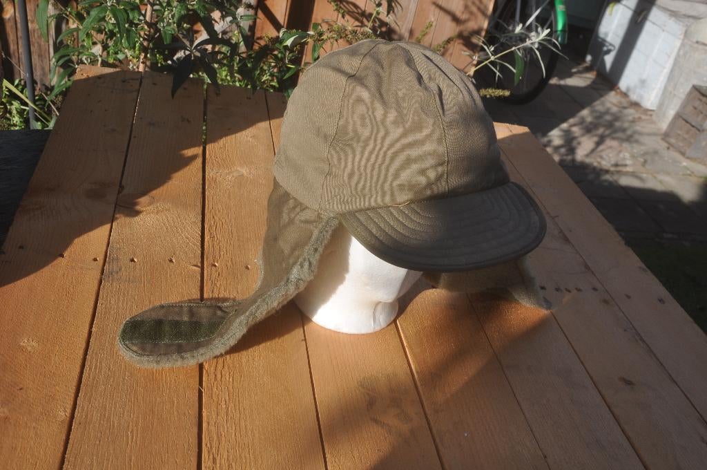 berenmuts pet ex leger, Ophalen of Verzenden, Landmacht, Nederland, Helm of Baret