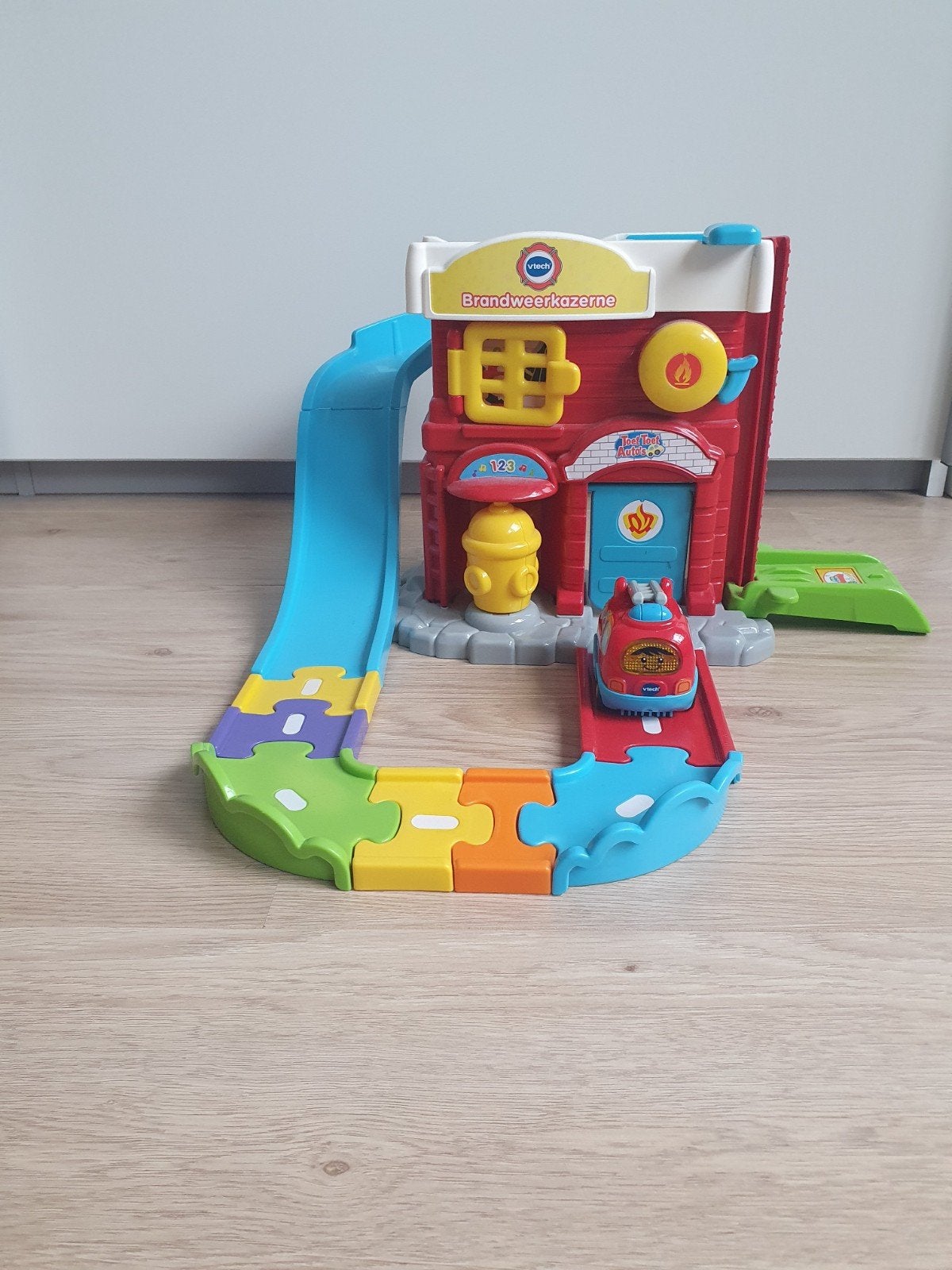 Toet toet auto's brandweerkazerne, Kinderen en Baby's, Speelgoed | Vtech, Ophalen of Verzenden, Zo goed als nieuw, 2 tot 4 jaar