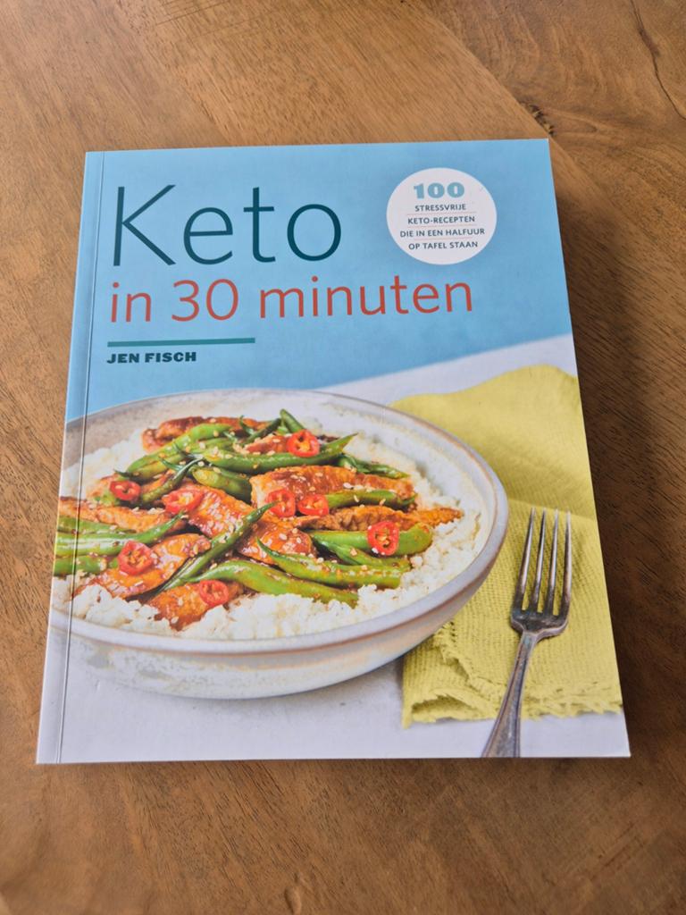 Keto in 30 minuten: 100 stressvrije keto-recepten, Boeken, Kookboeken, Ophalen of Verzenden, Zo goed als nieuw, Hoofdgerechten