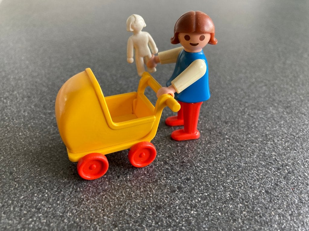 Playmobil 3357 meisje met poppenwagen en pop, Kinderen en Baby's, Speelgoed | Playmobil, Ophalen of Verzenden, Zo goed als nieuw