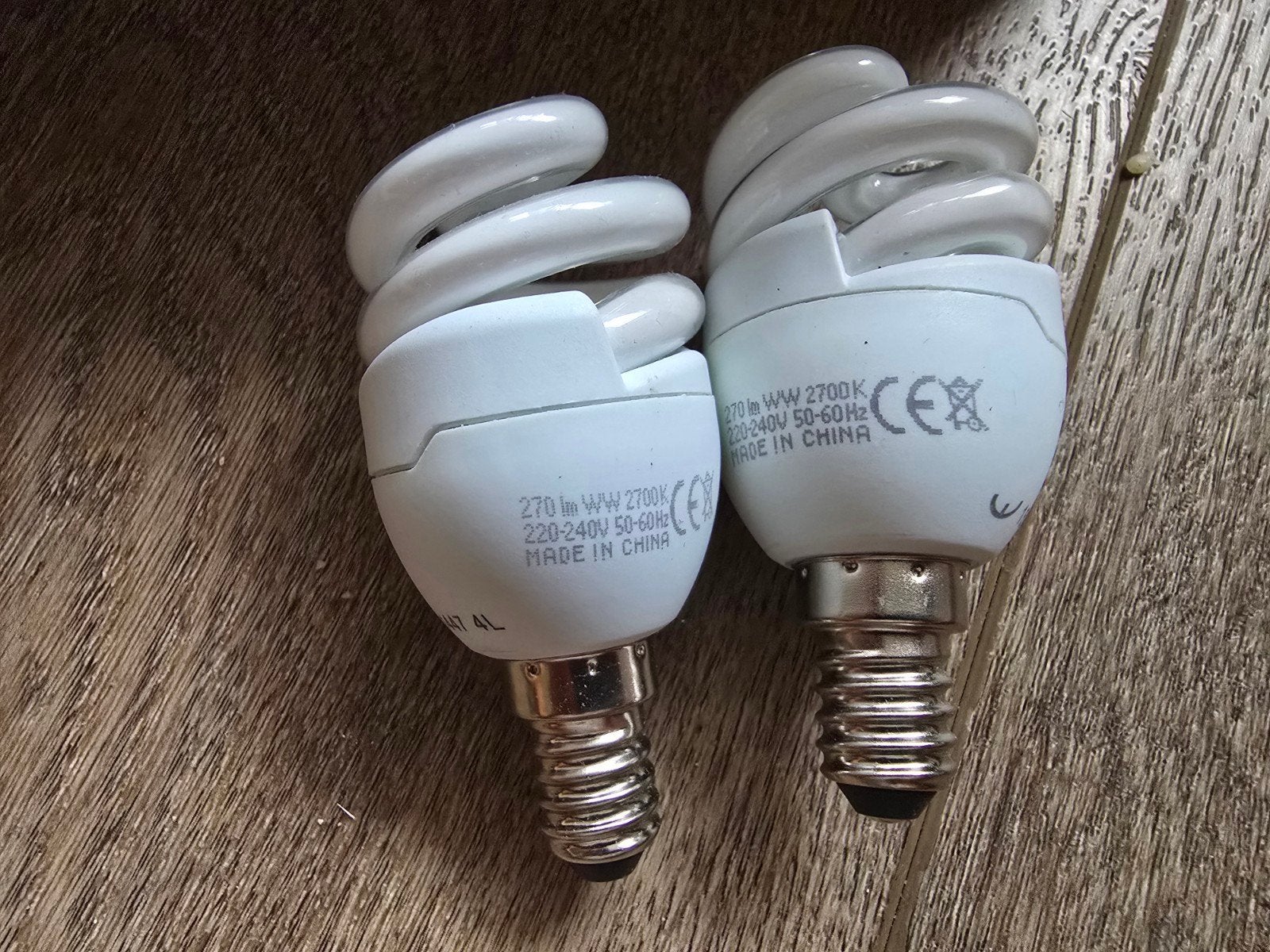 Te koop 2 nieuwe spaarlampen zonder doosje, philips 5 watt,, Philips, E14 (klein), Nieuw, Ophalen of Verzenden