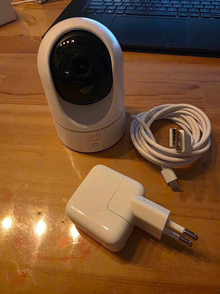 Eufy E220 indoor cam, Audio, Tv en Foto, Videobewaking, Ophalen of Verzenden, Zo goed als nieuw, Binnencamera