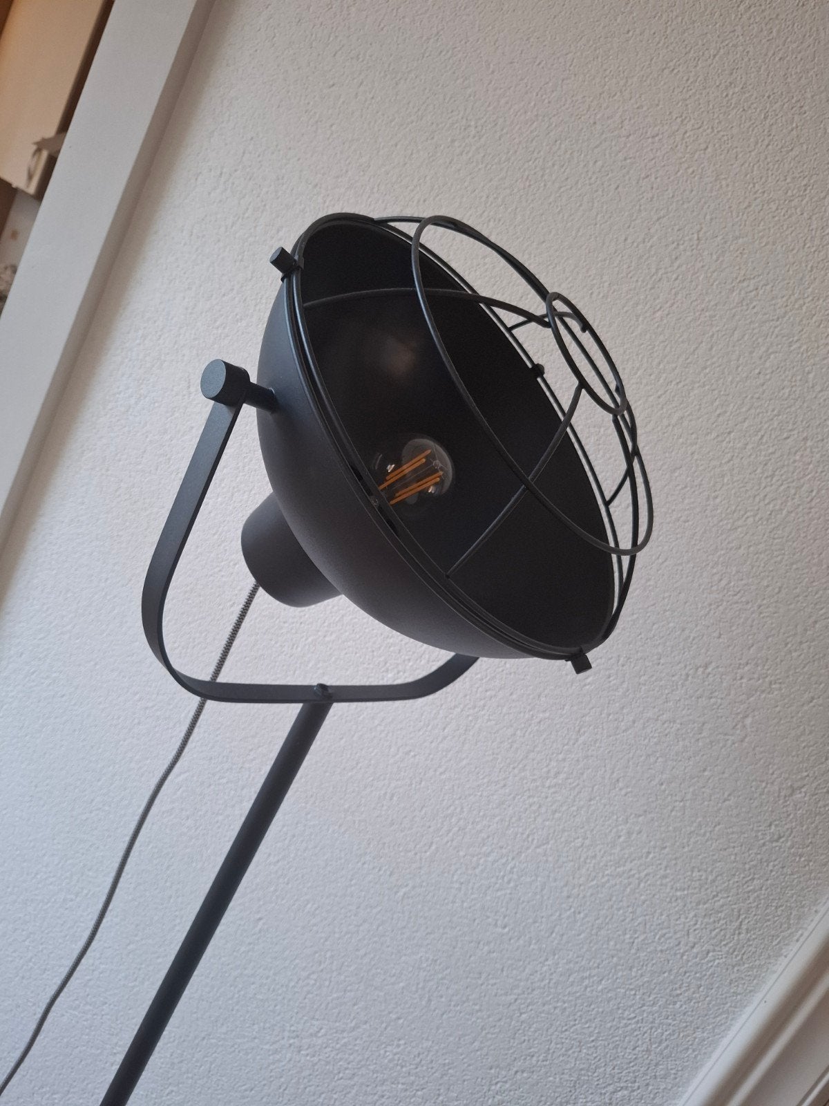 Industriële Vloerlamp Zwart - Studio Spot Design, Huis en Inrichting, Lampen | Vloerlampen, Ophalen, Gebruikt, E27 (groot), Industrieel, Modern, Studio