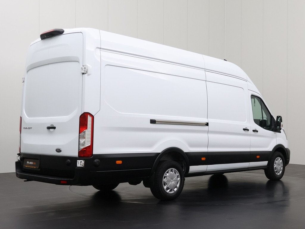 Ford Transit 2.0TDCI L4H3 Jumbo | Airco | Camera | Cruise |, Auto's, Bestelauto's, Stof, Gebruikt, Ford, 131 pk