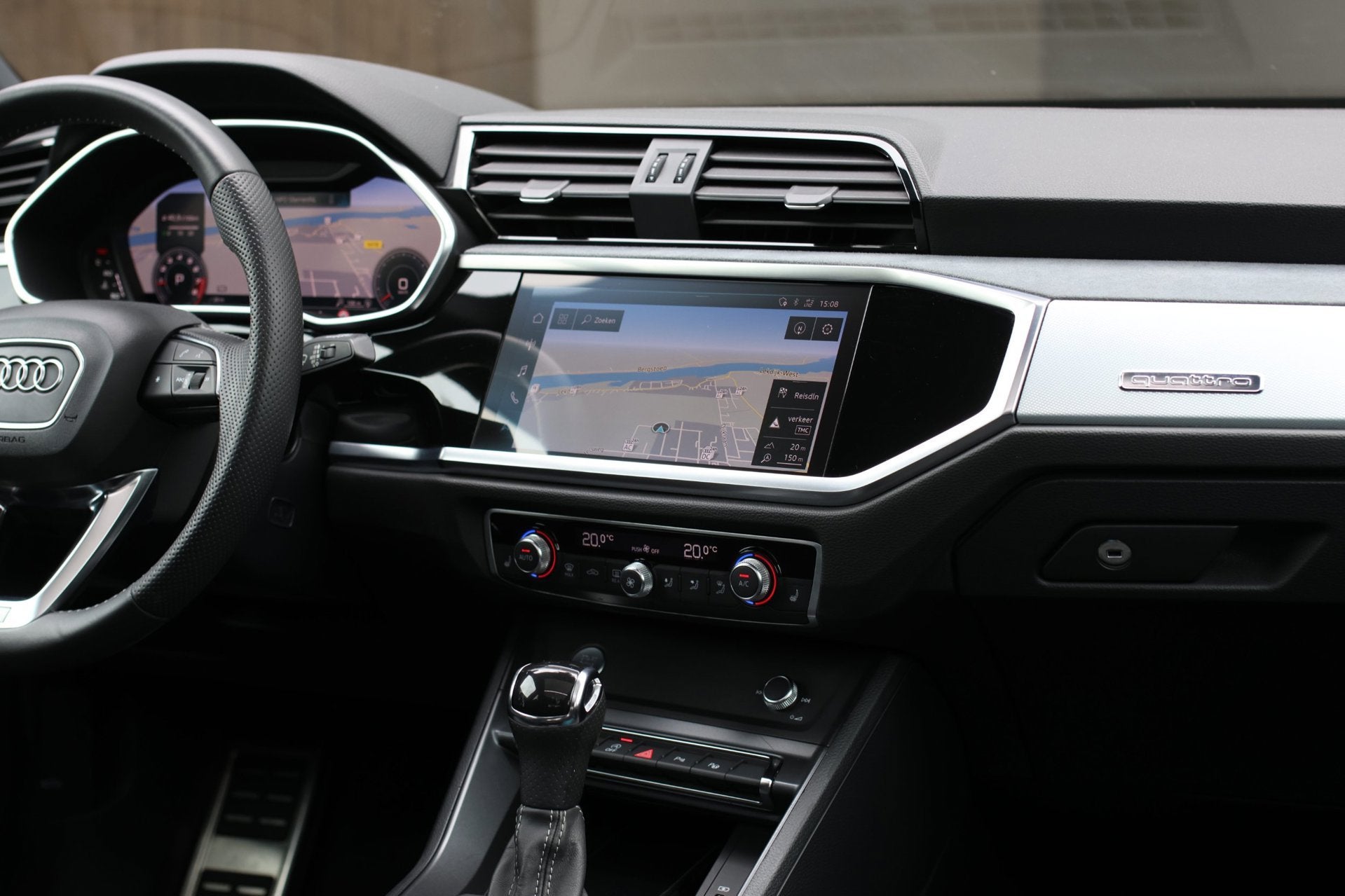 Foto 51 van Audi Q3 40 TFSI Quattro S-Line *Pano*360 Camera*Keyless*Trek