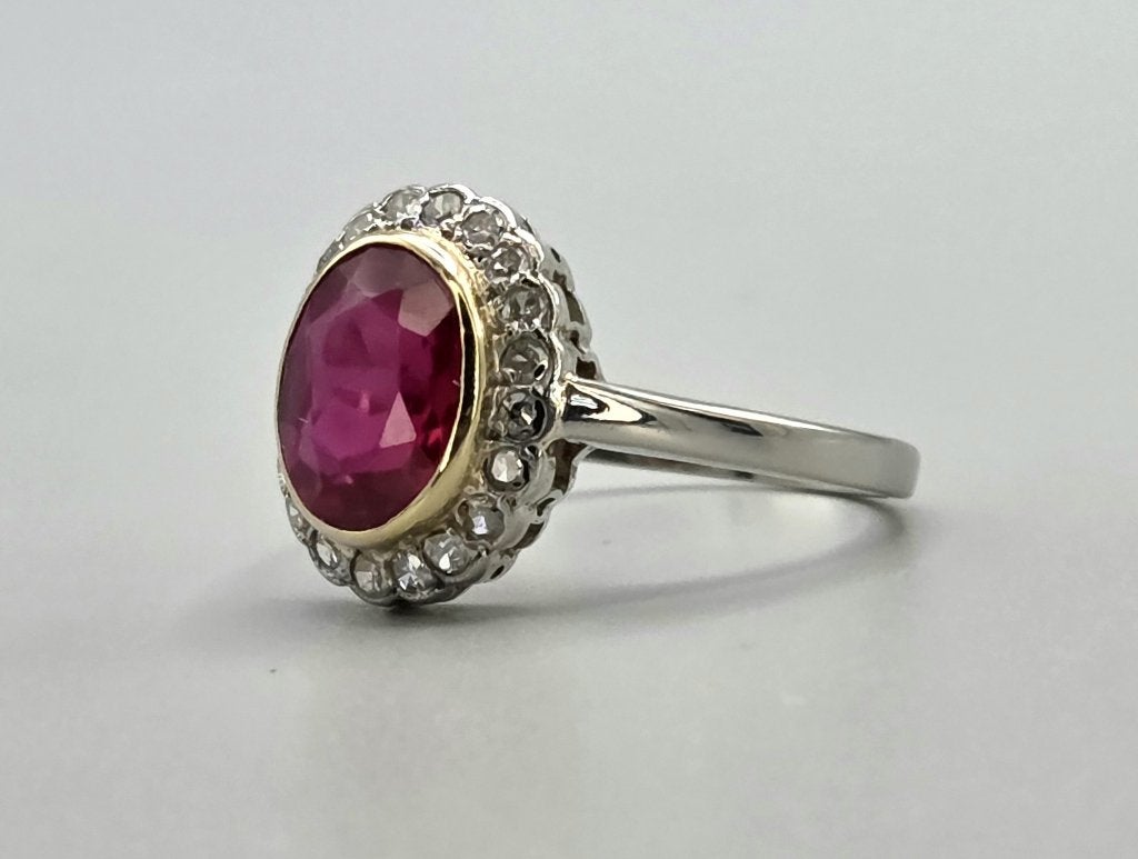 Gouden Vintage bi-color ring robijn en diamanten. 2026/450, Sieraden, Tassen en Uiterlijk, Ringen, ., Ophalen of Verzenden, Zo goed als nieuw