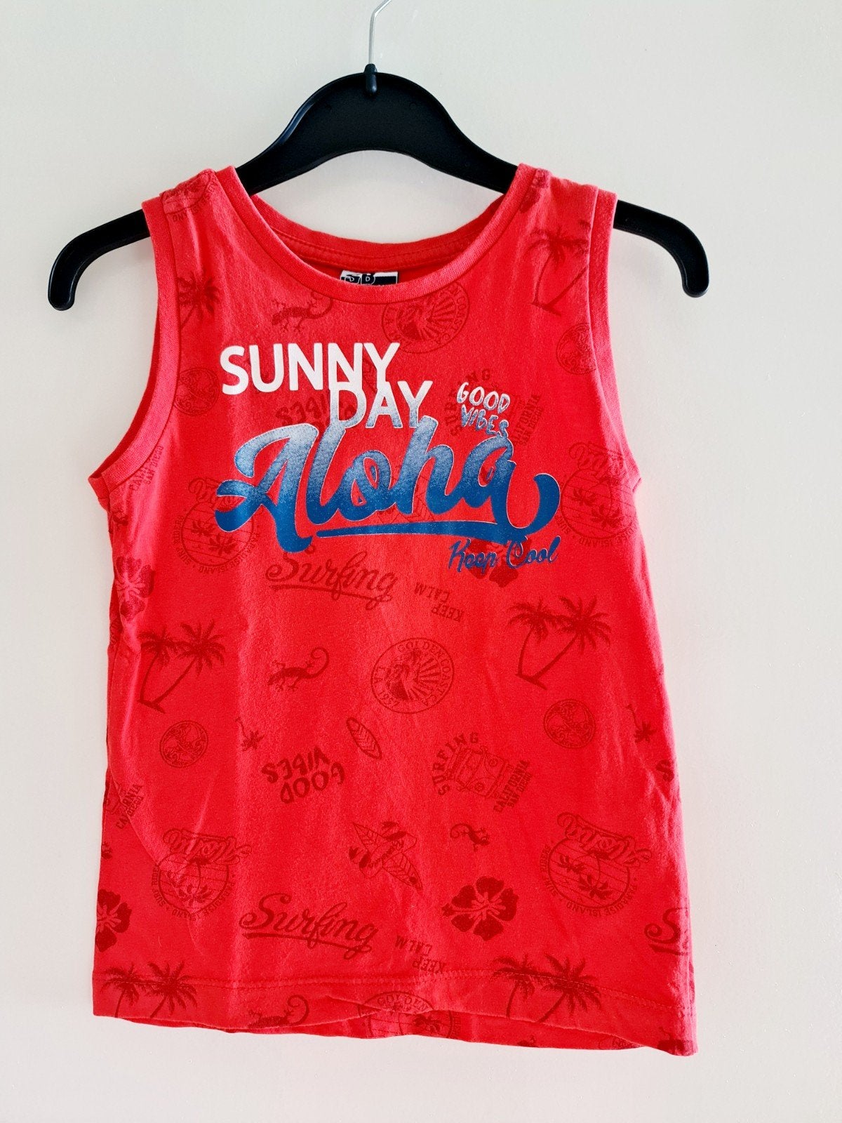 Rood hemdtruitje maat 104, Kinderen en Baby's, Zo goed als nieuw, Shirt of Longsleeve, Jongen, Scamps & Boys