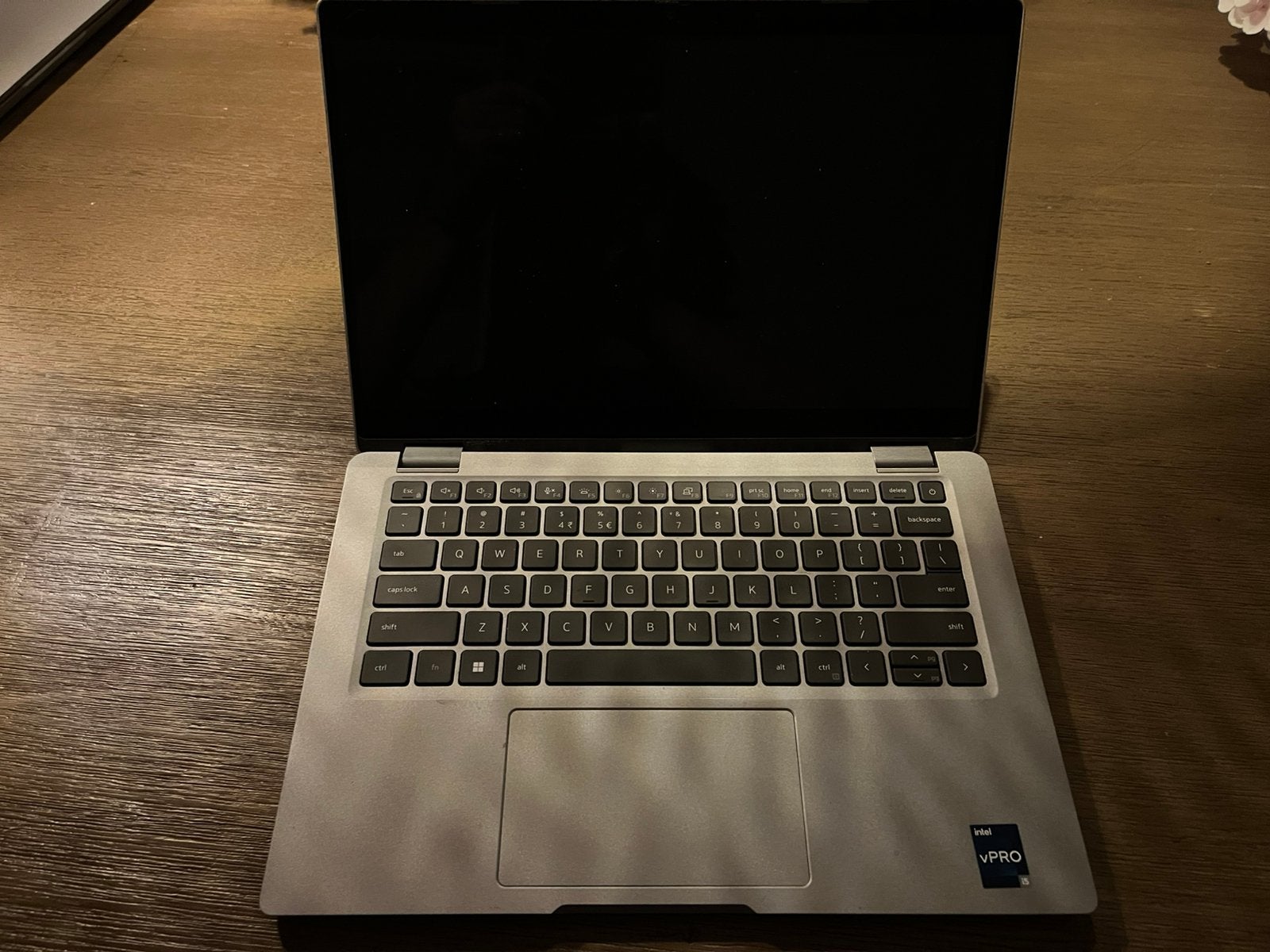 Dell Latitude 5330 touch “13,3, MacBook Pro, 256 GB, 2 tot 3 Ghz, Qwerty