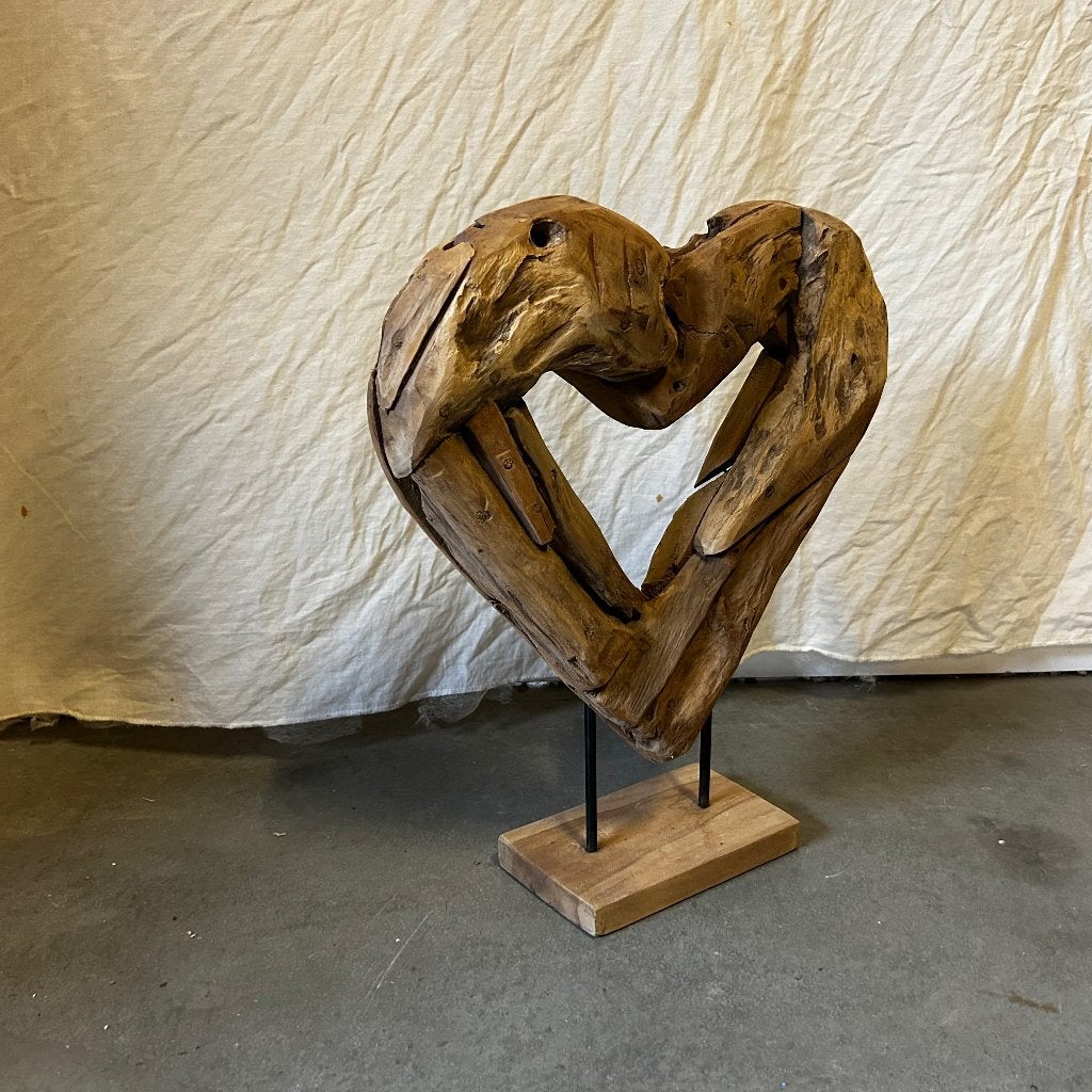 Hartje op voet –teak - 46 cm - Nieuw bij TTM Wonen, TTM Wonen, Meubels – (Perzische) Tapijten en Woonaccessoires, Hout, Boho, Taag 63, 2491 CS, Den Haag (Forepark)