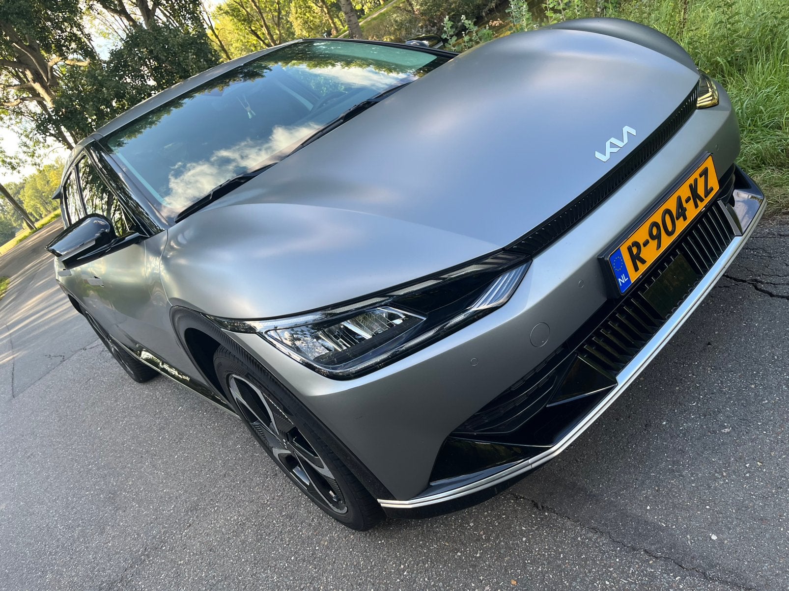 Kia EV6 77,4kWh 229pk RWD 2022 Grijs, Auto's, Automaat, Dealer onderhouden, Achterwielaandrijving, Zwart