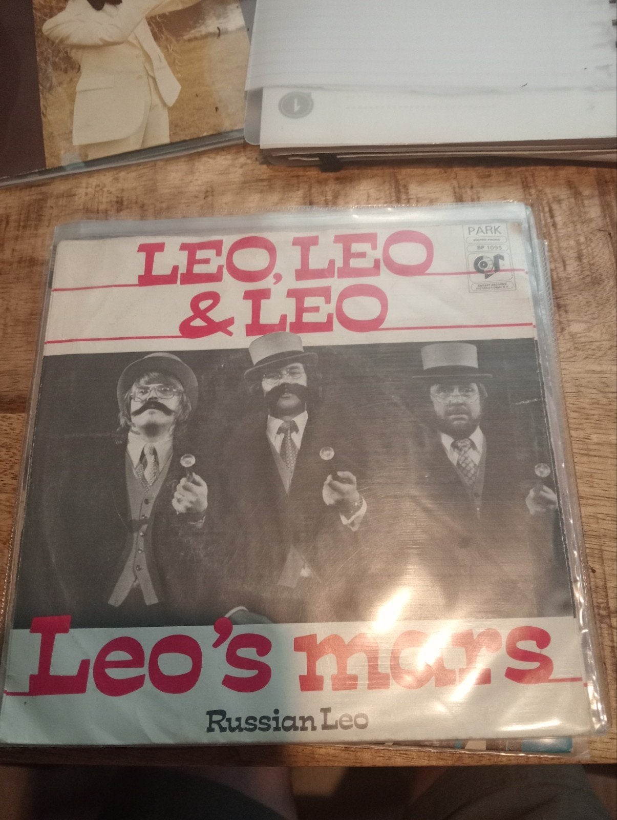 Russian Leo - Leo Leo & leo, Ophalen of Verzenden, Zo goed als nieuw, Overige formaten, Levenslied of Smartlap