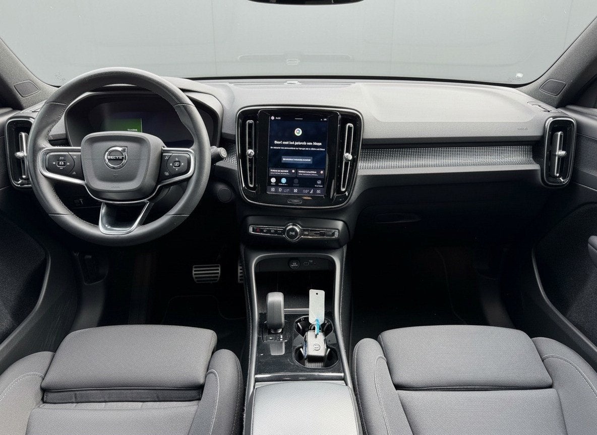 Volvo XC40 Recharge Plus|SOH 95%|Stoel/stuurverwarming|Camer, Auto's, Dealer onderhouden, Stof, Gebruikt, Zwart