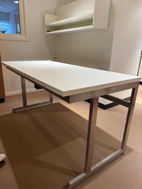bureau met RVS onderstel, Ophalen, Zo goed als nieuw, Overige merken, Computerbureau
