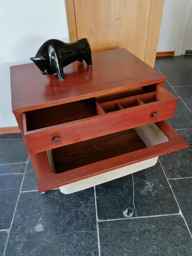 Deens design naaitafel met lederen zak., Ophalen