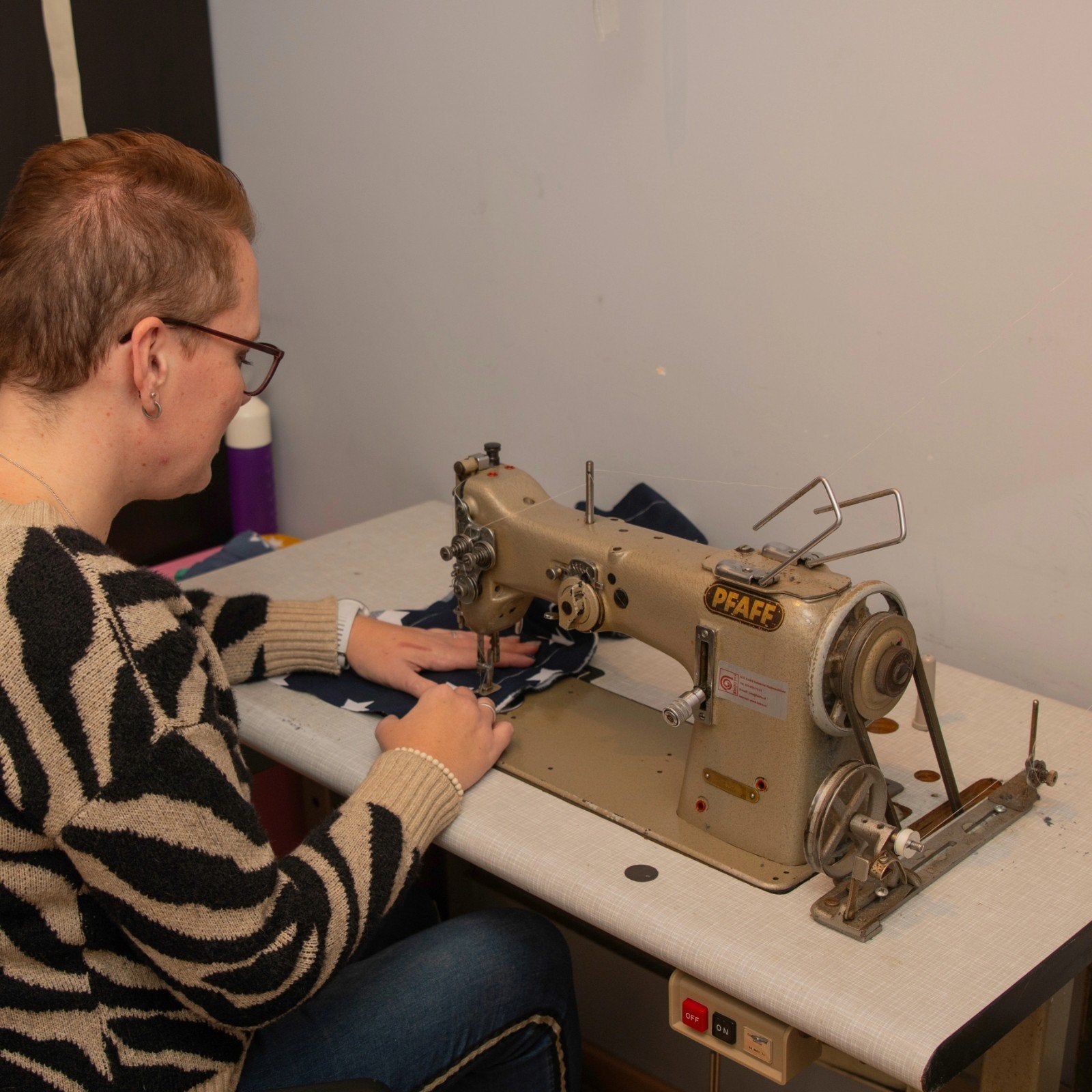 Prachtige industriële naaimachine - Pfaff, Ophalen, Naaimachine, Industrieel, Gebruikt