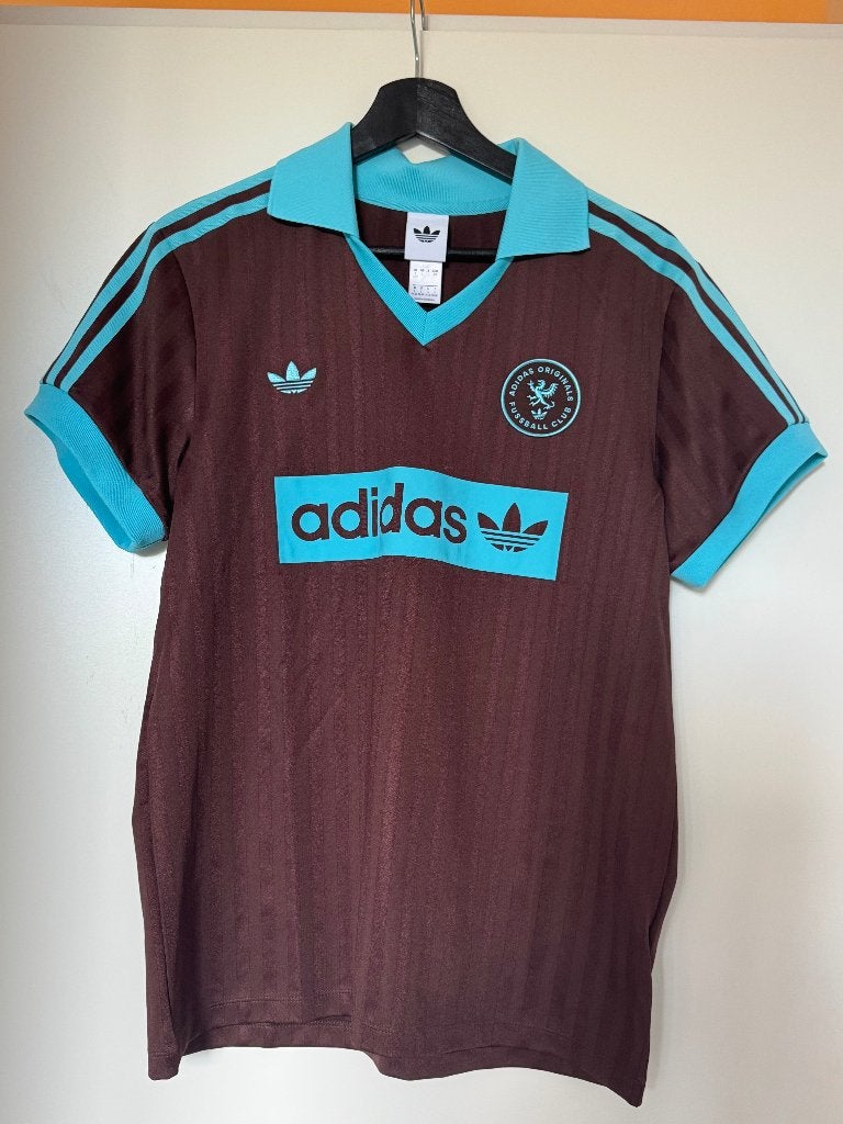 Adidas voetbal shirt - Dames, Bruin, Adidas, Ophalen of Verzenden, Zo goed als nieuw
