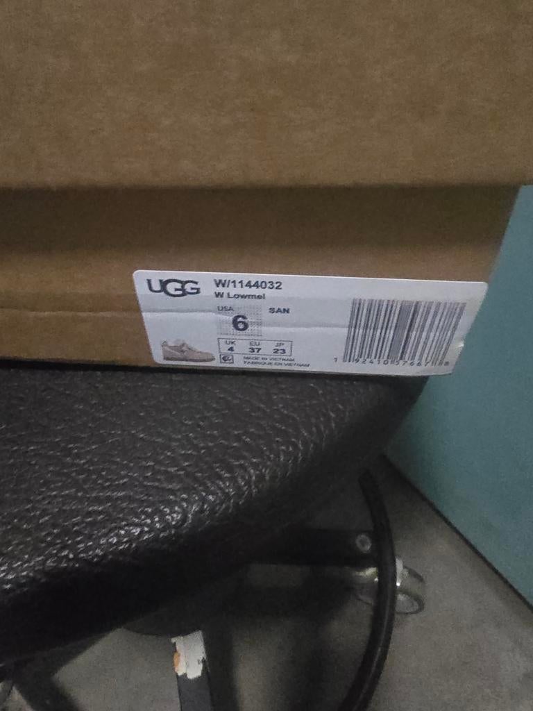 Ugg maat 37  nieuw, Ophalen of Verzenden, Nieuw, Pantoffels of Sloffen