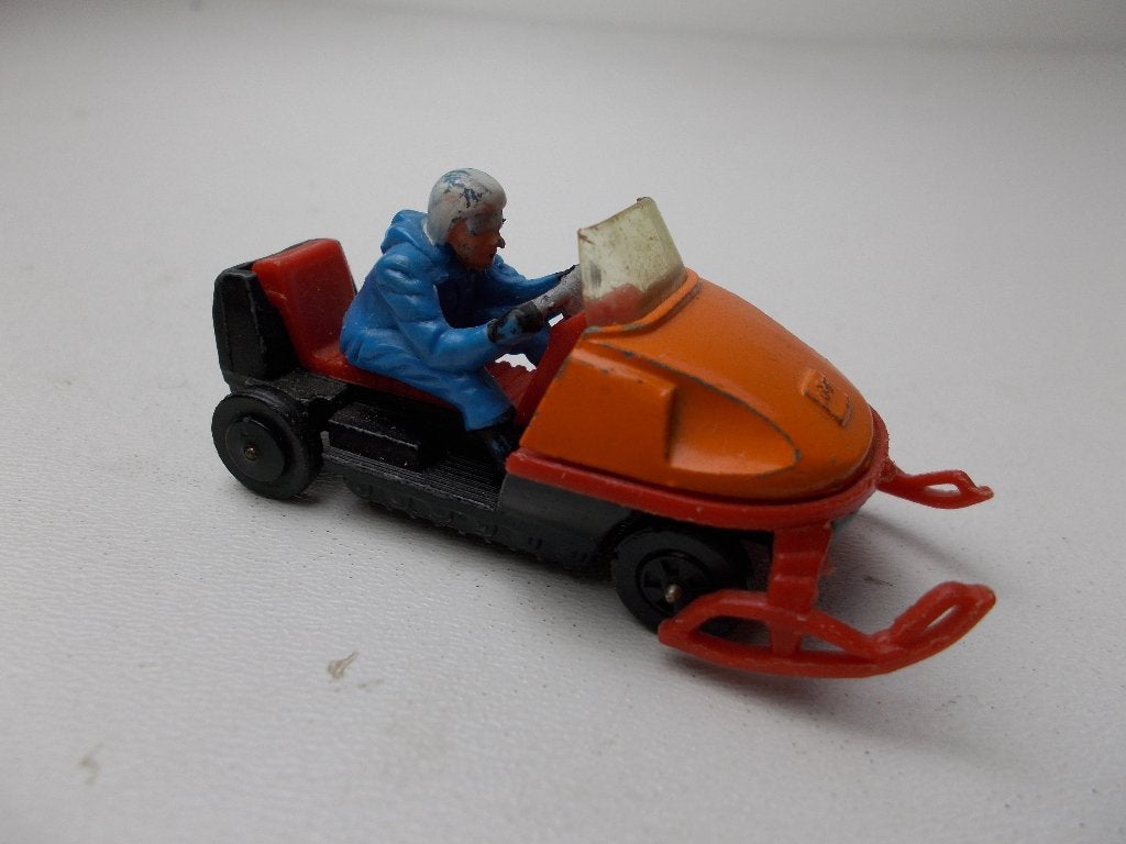 1972 Corgi Juniors 2506 JAMES BOND 007. SNOWMOBILE + DRIVER!