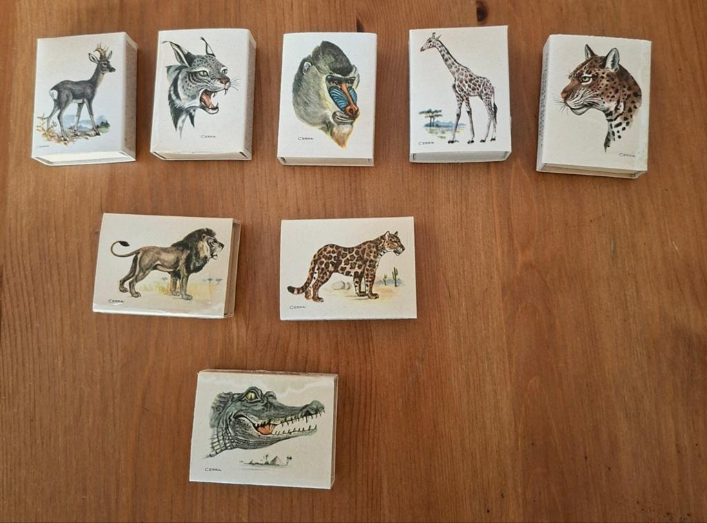 Prachtige set Vintage Spaanse Luciferdoosjes - Serie "Cerra", Verzamelen, Ophalen, Zo goed als nieuw, Luciferdoosjes of -merken