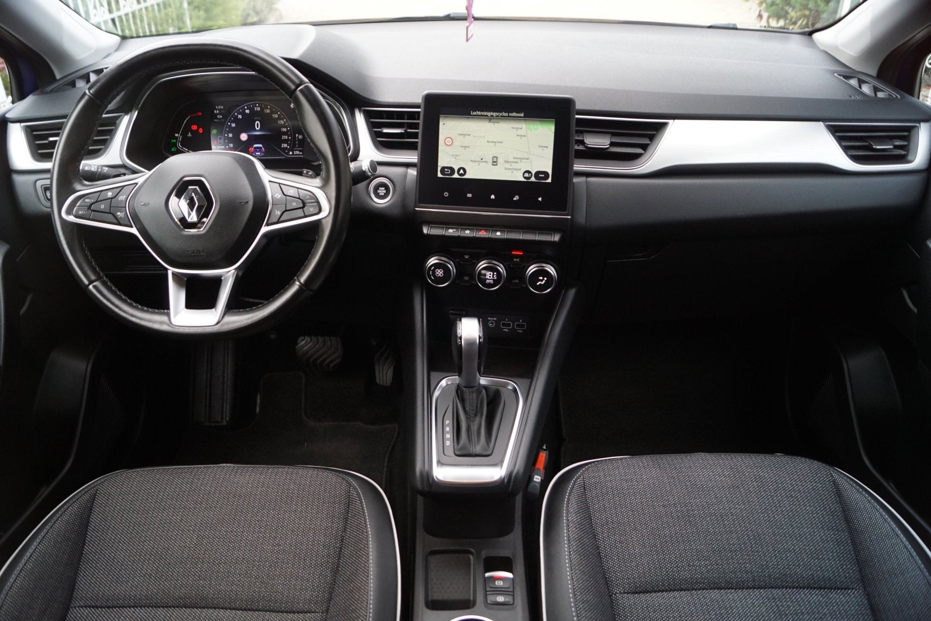 Foto 35 van Renault Captur 1.3 TCe 130 Intens Autom Half Leder/Stof Spor