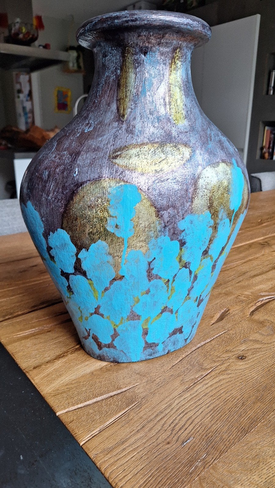 Grote decoratieve vaas met goud en blauw accenten, Antiek en Kunst, Antiek | Vazen, Ophalen