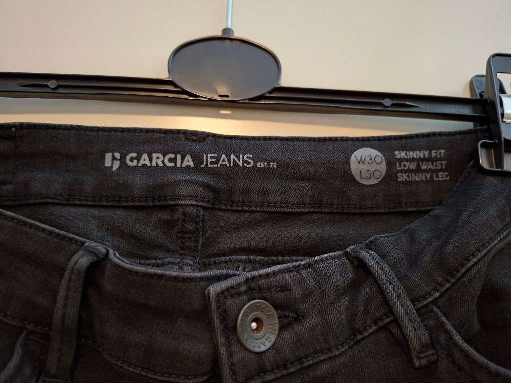 Mooie spijkerbroek merk garcia, Kleding | Dames, Spijkerbroeken en Jeans, Ophalen of Verzenden, Zo goed als nieuw, Zwart, W30 - W32 (confectie 38/40)