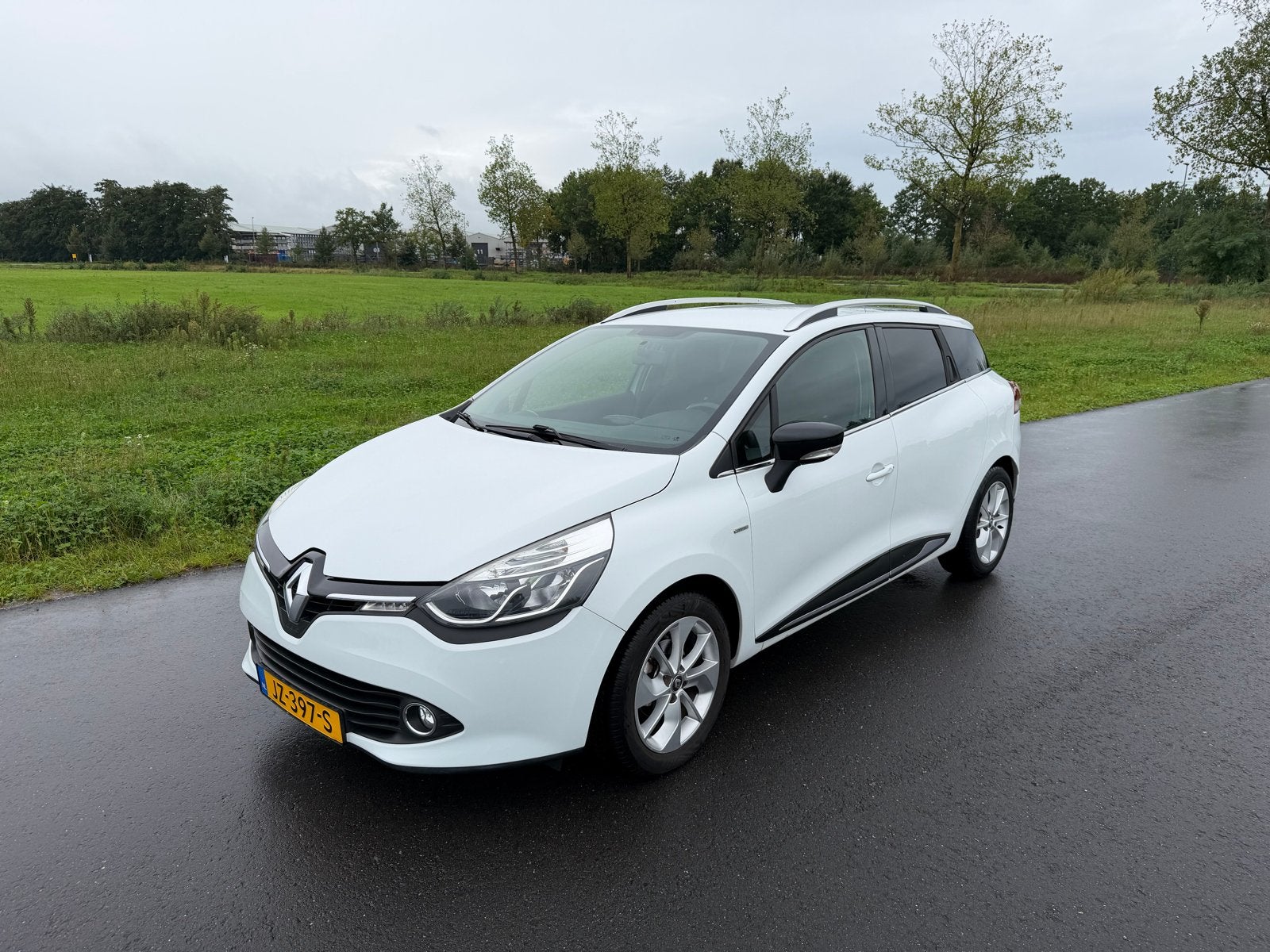 Renault Clio station 0.9 TCe Limited|ECO - APK - Familieauto, Auto's, Voorwielaandrijving, 898 cc, Stof, 580 kg