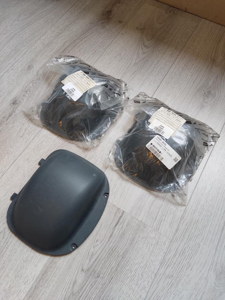 Helmbak deksel (carburateur) Piaggio Zip 2000 Oud Type NIEUW, Info@jynkx.com, Nieuw, Ophalen of Verzenden, Piazza 99