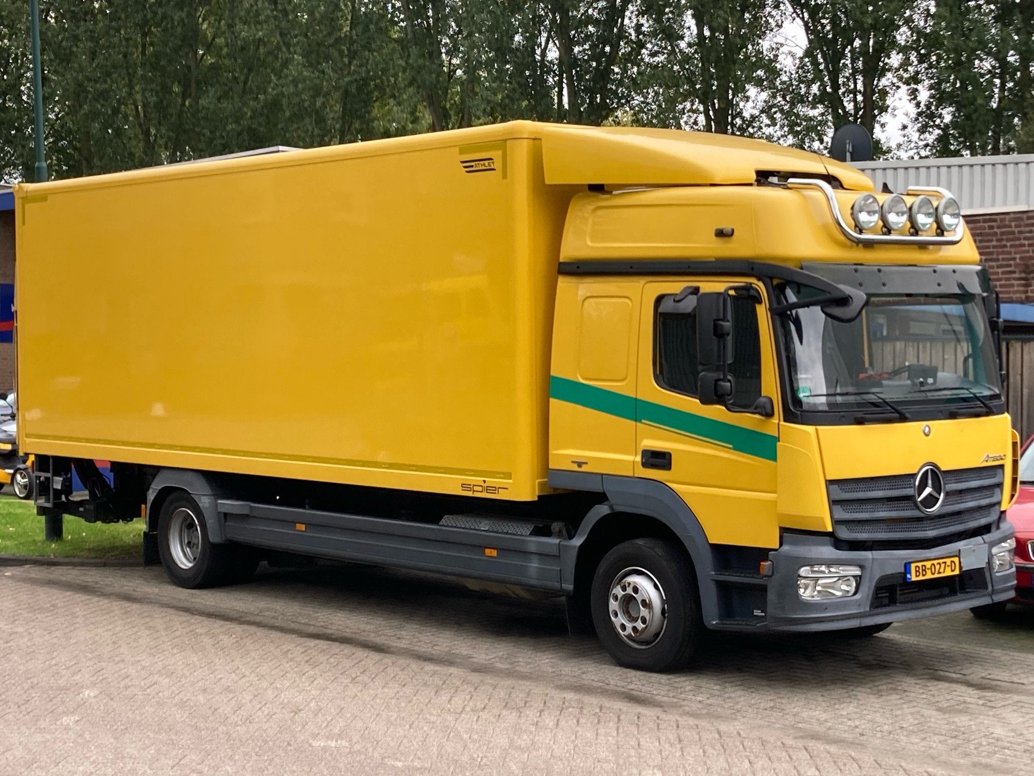 Mercedes-Benz Atego 1227 automaat Euro 6 bakwagen met laadkl, Auto's, 7430 kg, Gebruikt, Euro 6, 7698 cc