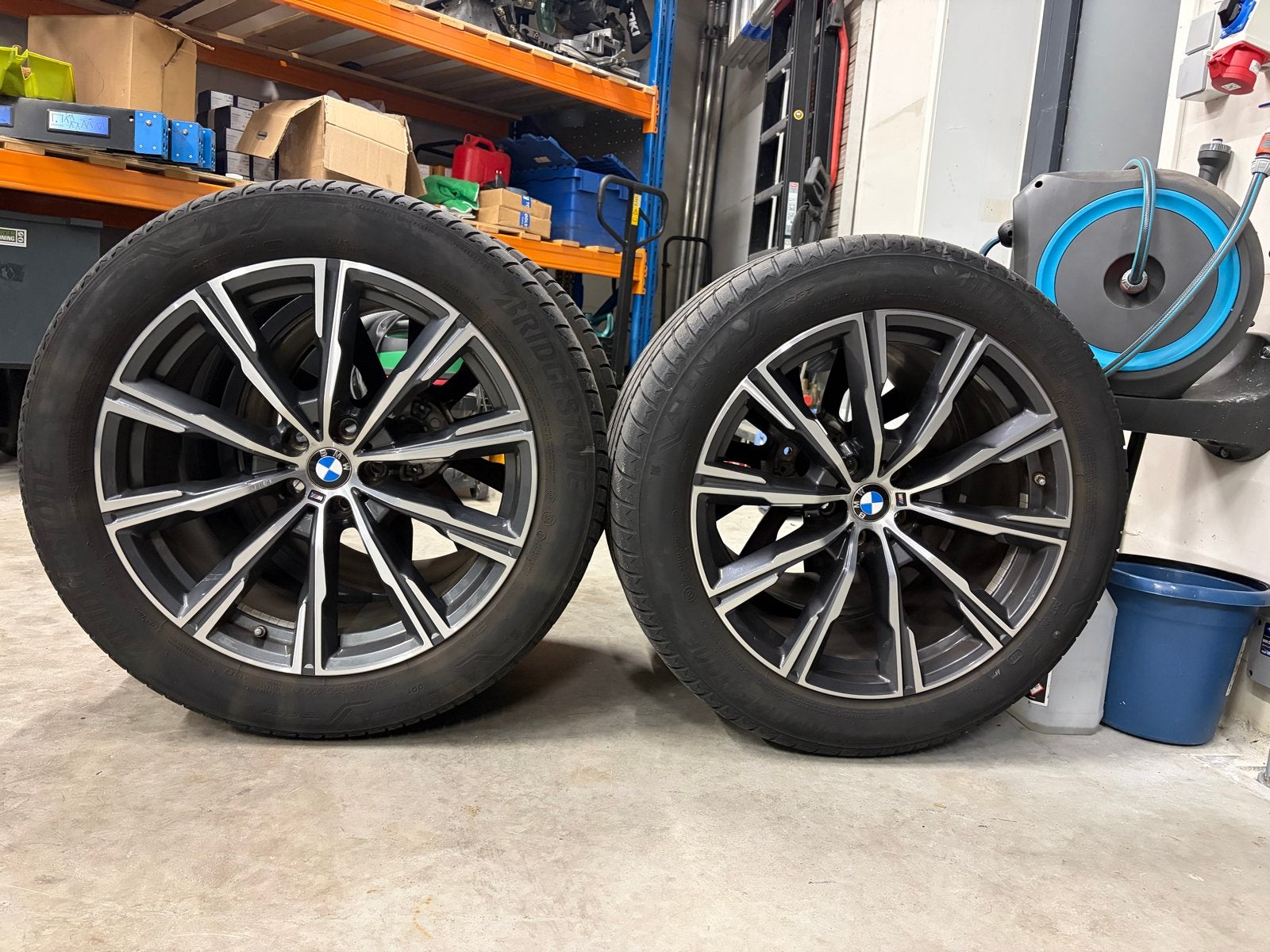 Origineel BMW 20 inch breedset voor X5 G05 met TPMS, Auto-onderdelen, Gebruikt, 275 mm, Banden en Velgen, Ophalen of Verzenden