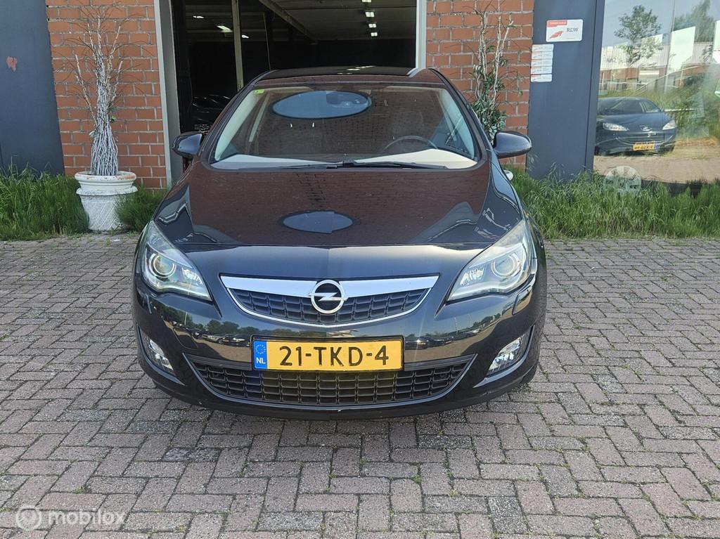 Opel Astra 1.6 Turbo Cosmo Leer Navi Cruise Clima dealer ond, Auto's, Opel, Euro 5, 730 kg, Gebruikt, 4 cilinders