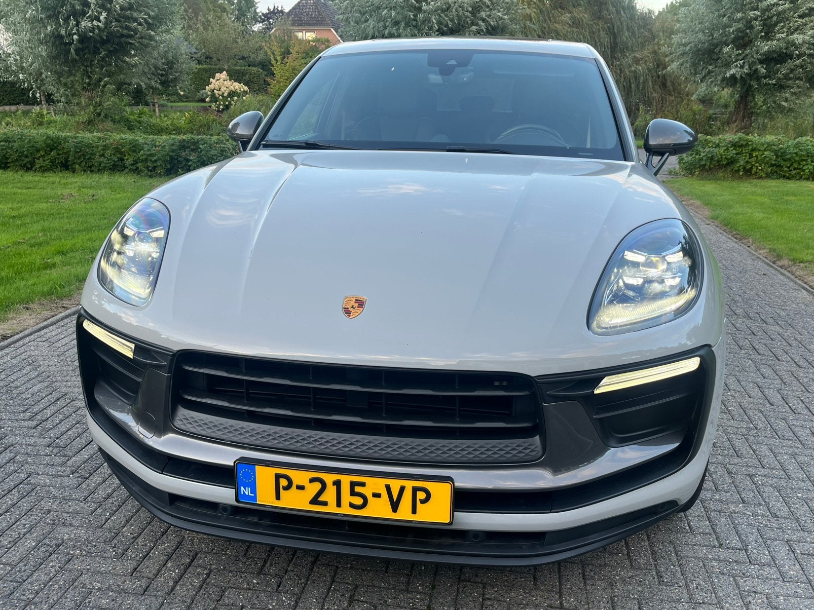 Porsche Macan T  2.0 265pk PDK 2022  krijt kleur nw type., Automaat, Dealer onderhouden, Zwart, 4 cilinders