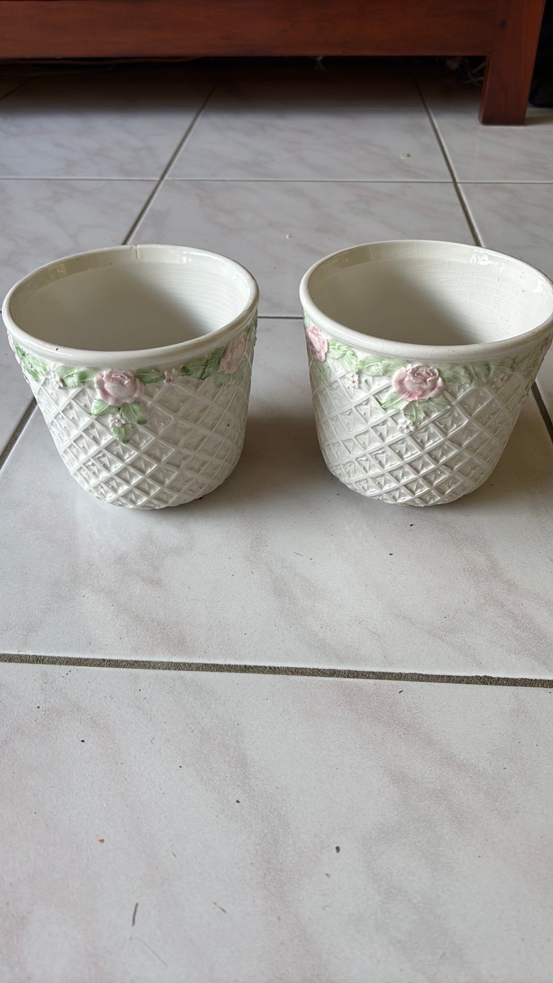 2 Vintage Italiaanse Bloempotten met Rozen Bassano Stijl, Ophalen, Rond, Zo goed als nieuw, Aardewerk