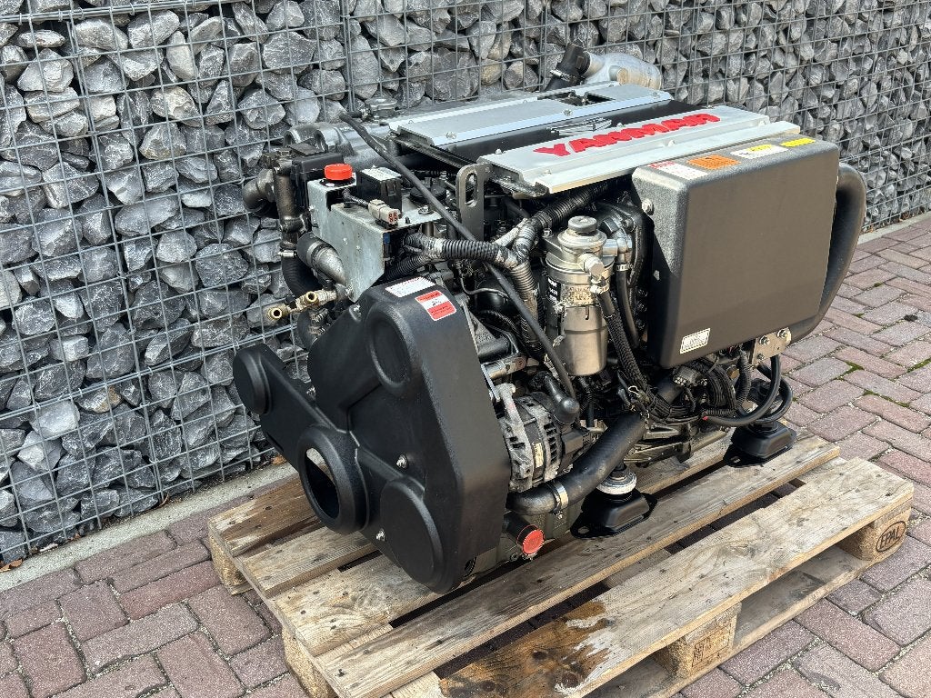 Diverse scheepsdiesel motoren  en aandrijvingen, Ophalen, Gebruikt, Binnenboordmotor, Met afstandsbediening