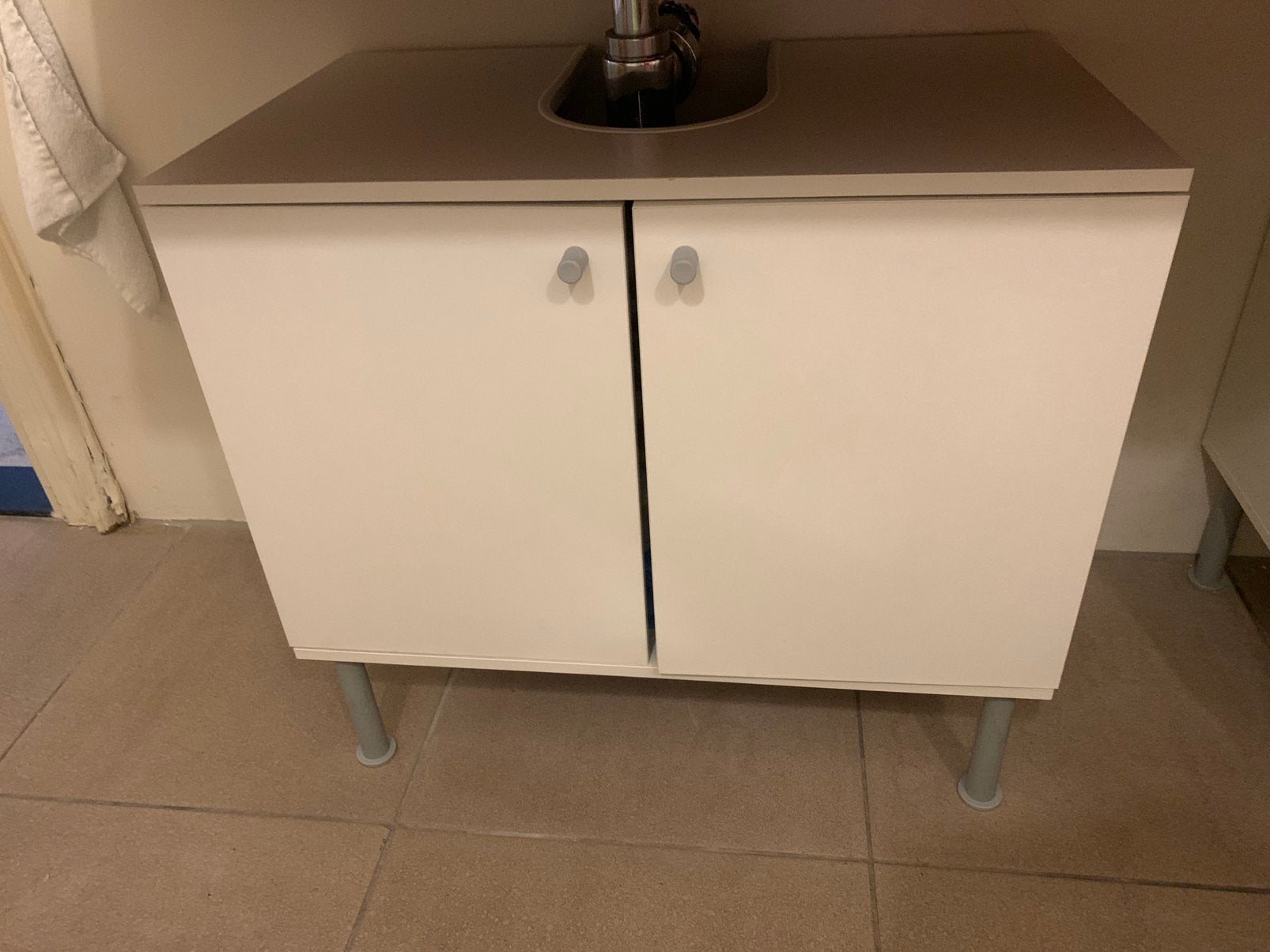 Bathroom closets for sale, Ophalen, Overige typen, 50 tot 100 cm, Zo goed als nieuw