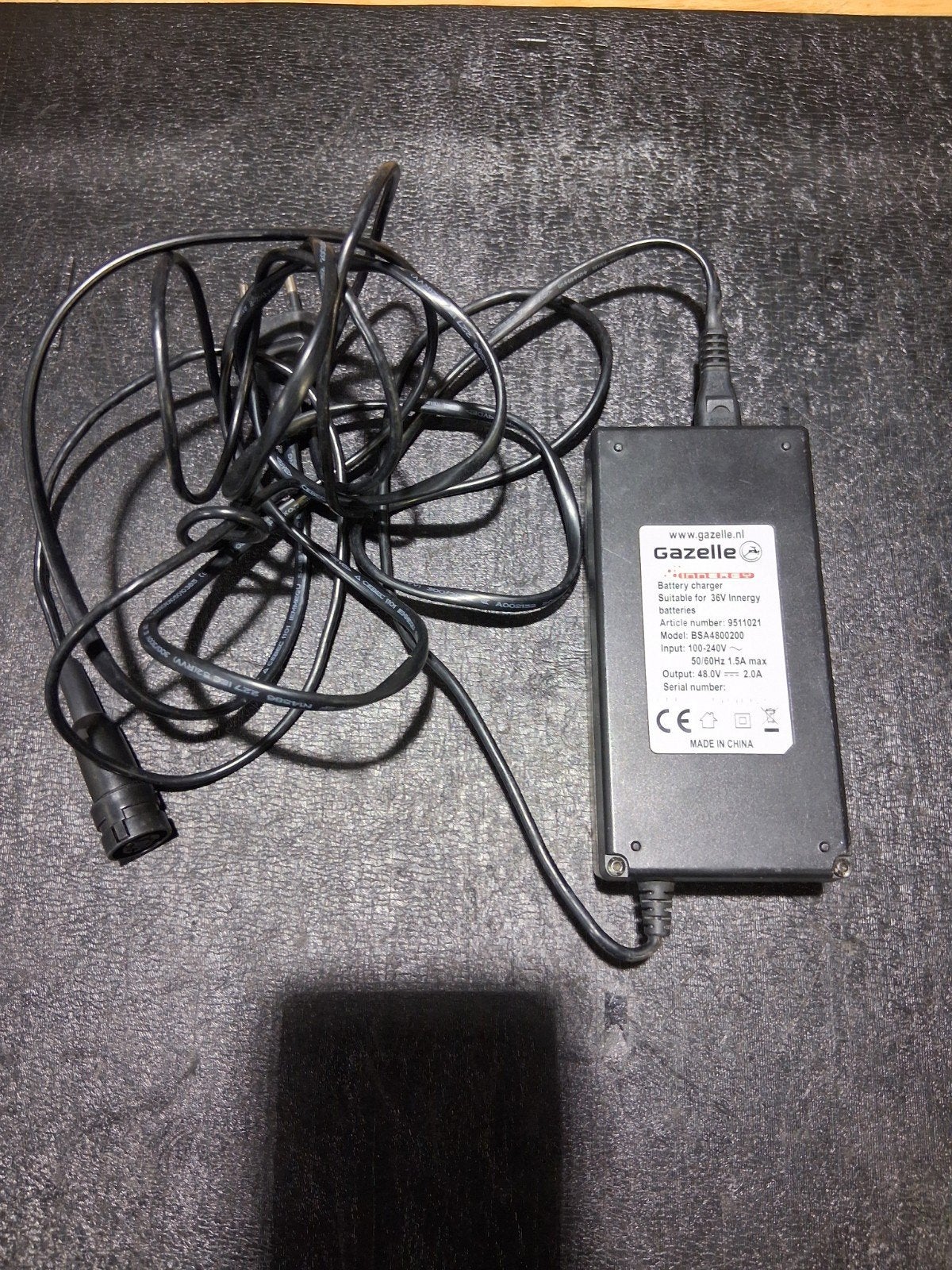 Acculader 36V Gazelle Innergy. 3 pins, Ophalen of Verzenden, Gebruikt, Elektrische fiets, Gazelle