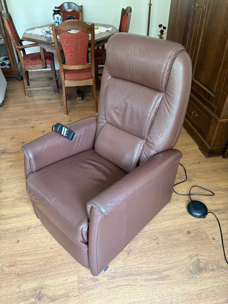 Foto 3 van Leren relaxfauteuil in goede staat