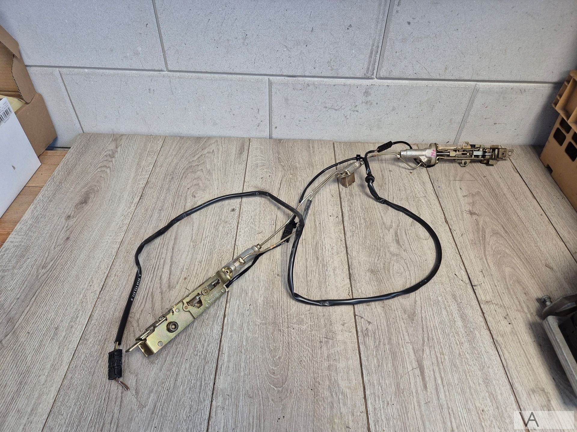 Cabriodak vergrendeling boven de ruit Mercedes SL R129 €150, Gebruikt, -, Ophalen of Verzenden, -