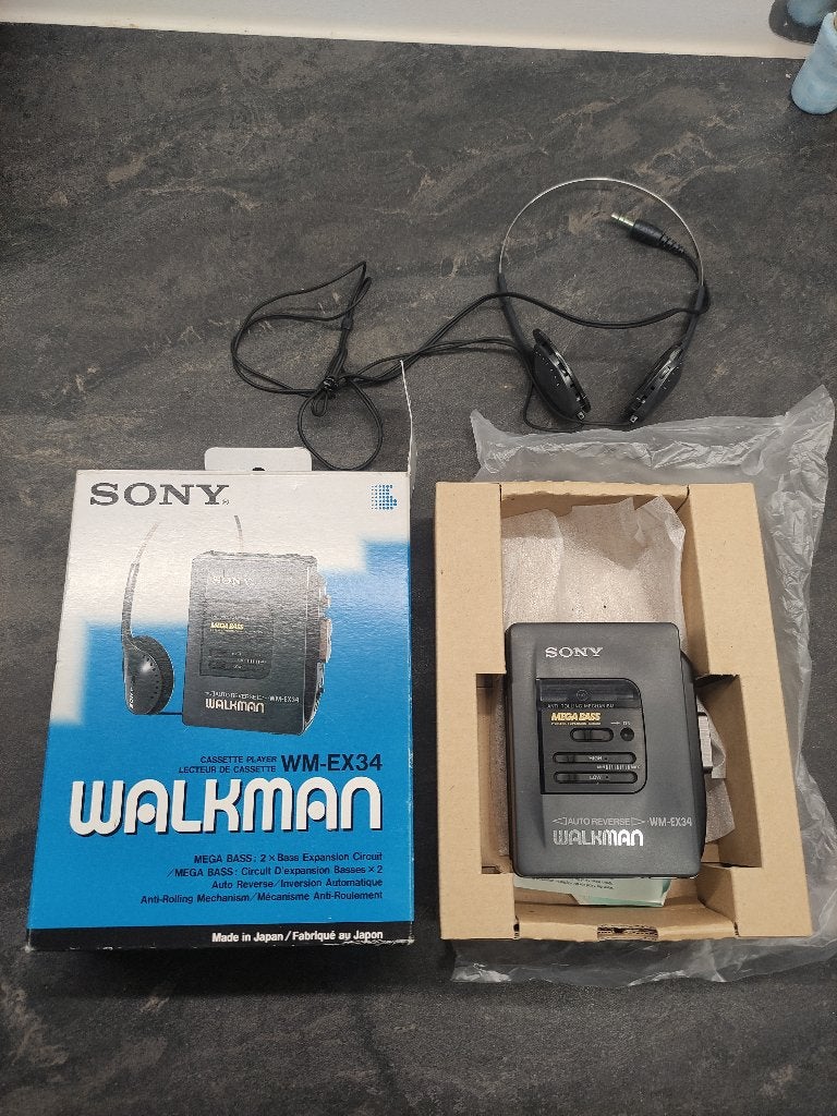 Splinternieuwe walkman Sony WM-EX34 in doos, Audio, Tv en Foto, Walkmans, Discmans en Minidiscspelers, Ophalen of Verzenden, Walkman