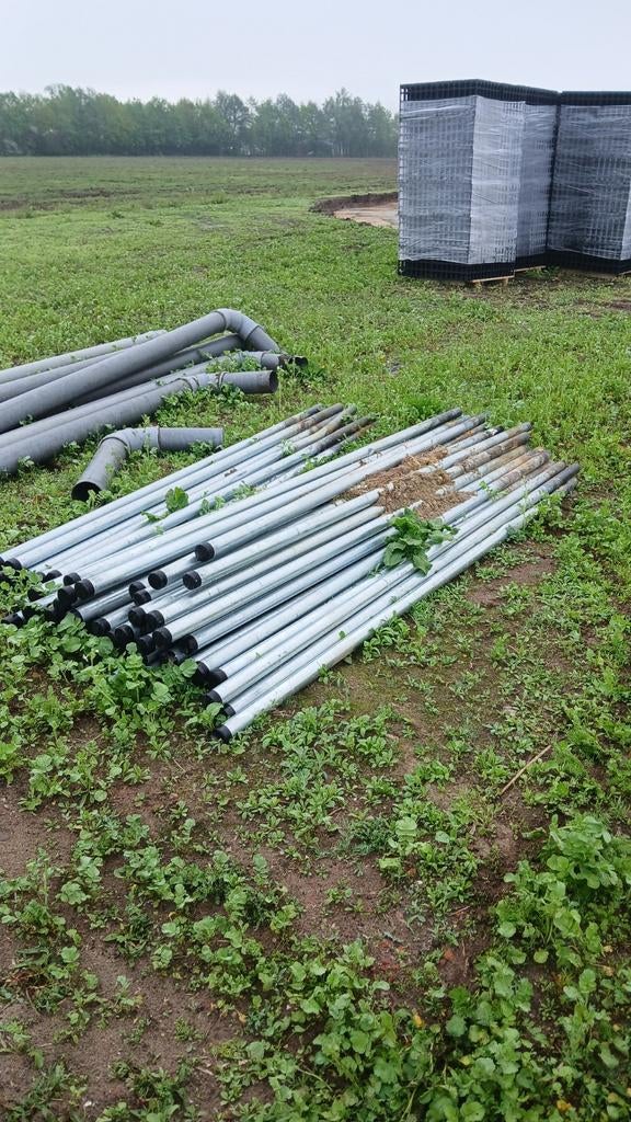 Te koop. Gegalvaniseerde afrastering palen., Doe-het-zelf en Verbouw, Steigers, Ophalen of Verzenden, Overige typen, 2 tot 5 meter