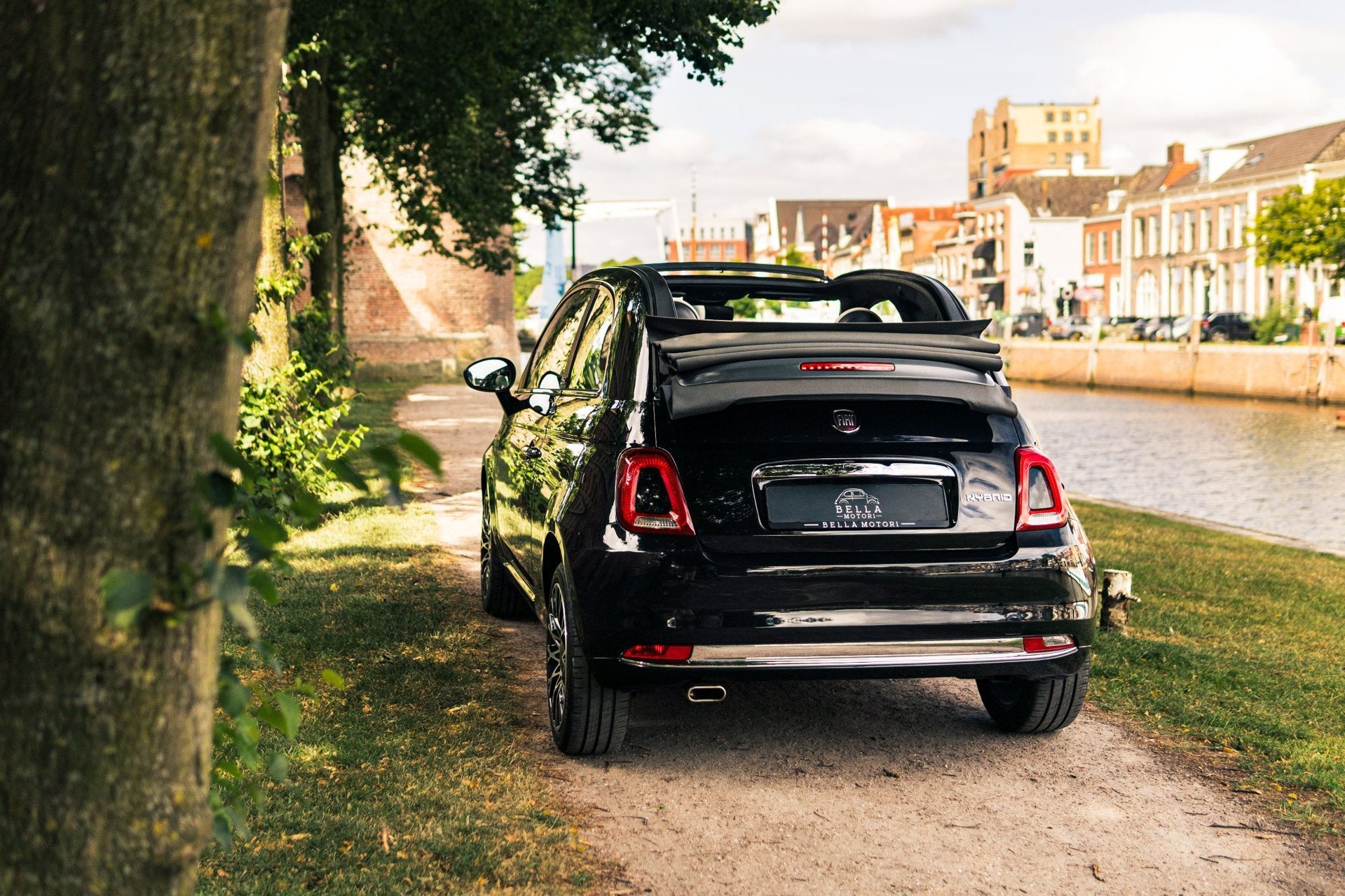 Fiat 500C 1.0 Hybrid Dolcevita | RIJKLAARPRIJS | Apple CarPl, Auto's, Fiat, Voorwielaandrijving, Gebruikt, Zwart, 4 stoelen