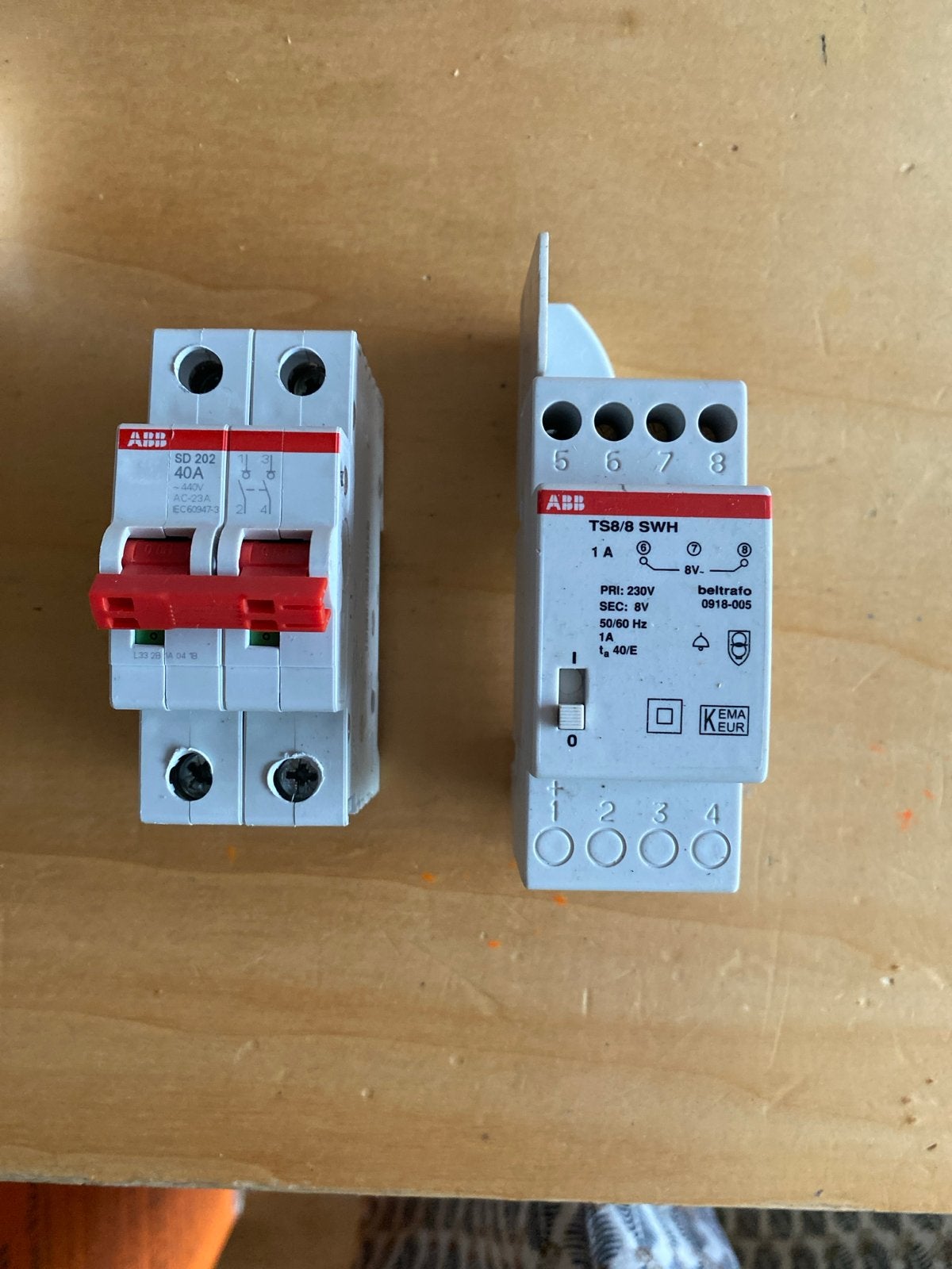 ABB SD 202 40A Installatieautomaat en TSB/8 SWH Relais, Ophalen of Verzenden, Zo goed als nieuw, ABB, Installatieautomaat