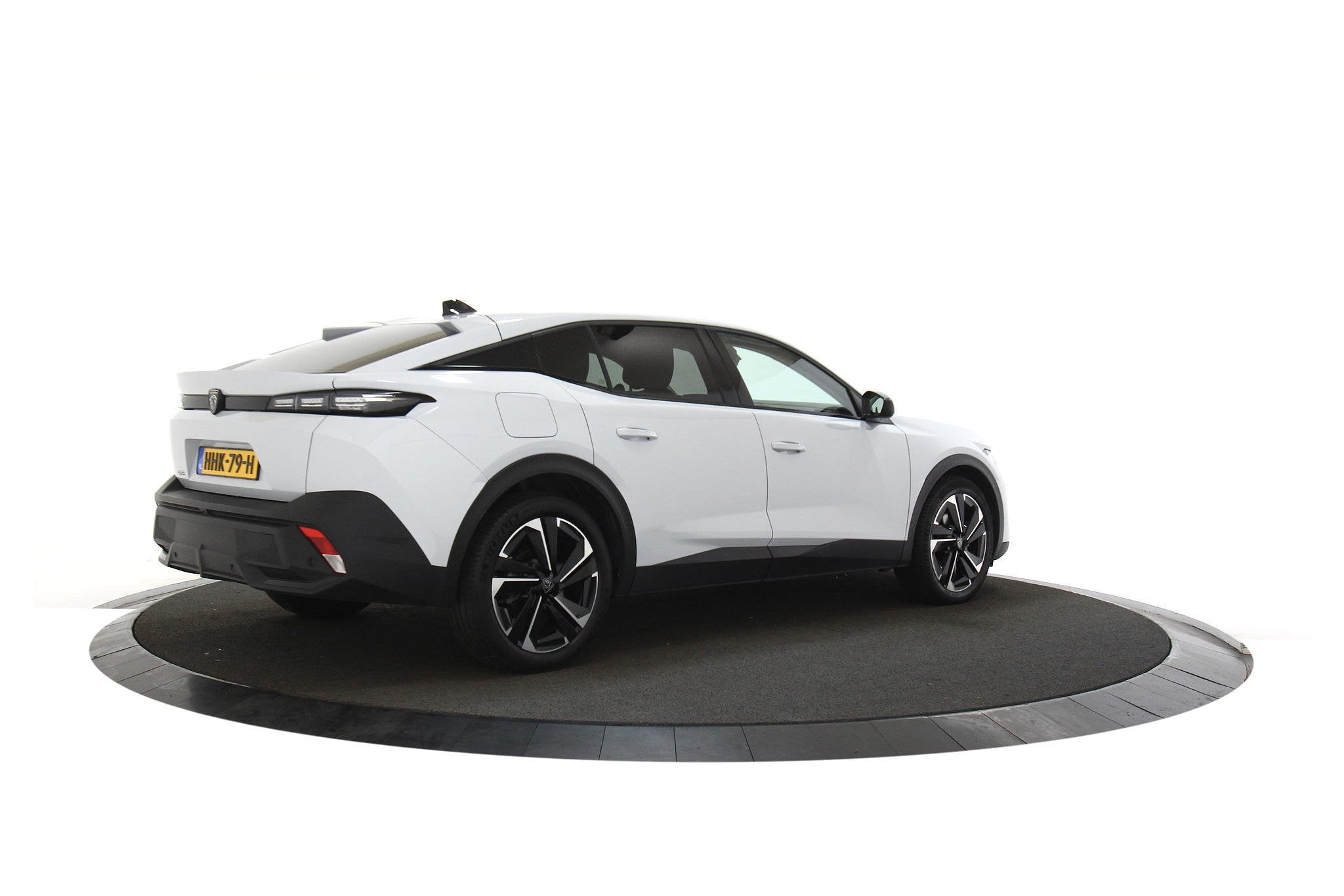 Peugeot 408 1.2 Hybrid 145 e-DCS6 Allure, Gebruikt, Euro 6, Wit, Origineel Nederlands