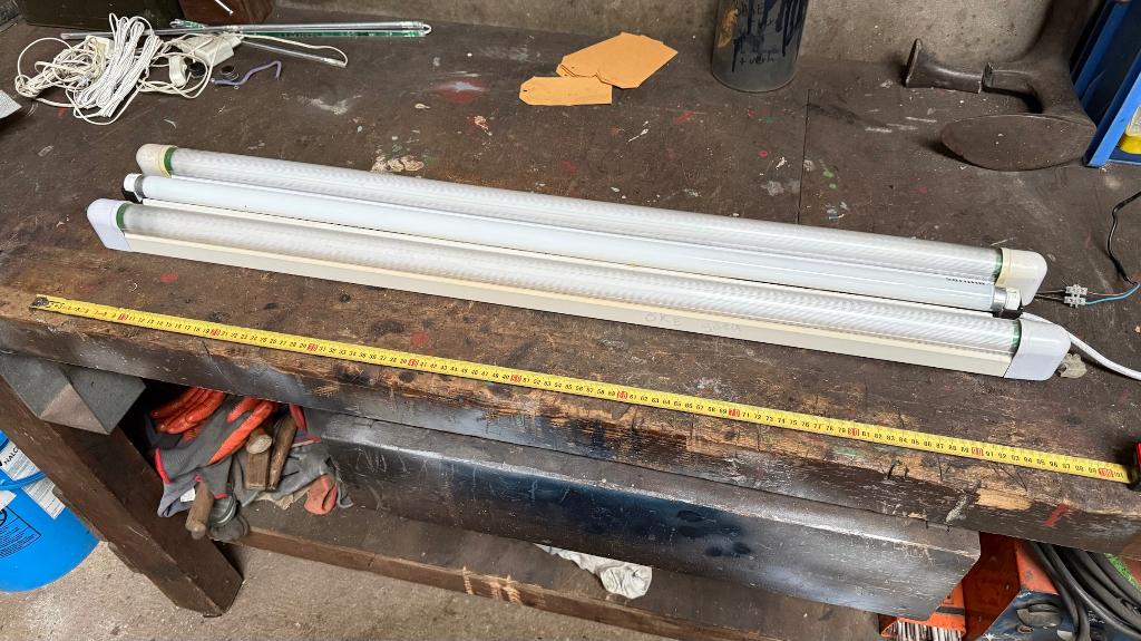 TL armatuur +/- 1meter, Ophalen of Verzenden, Zo goed als nieuw, Minder dan 50 watt, Armatuur
