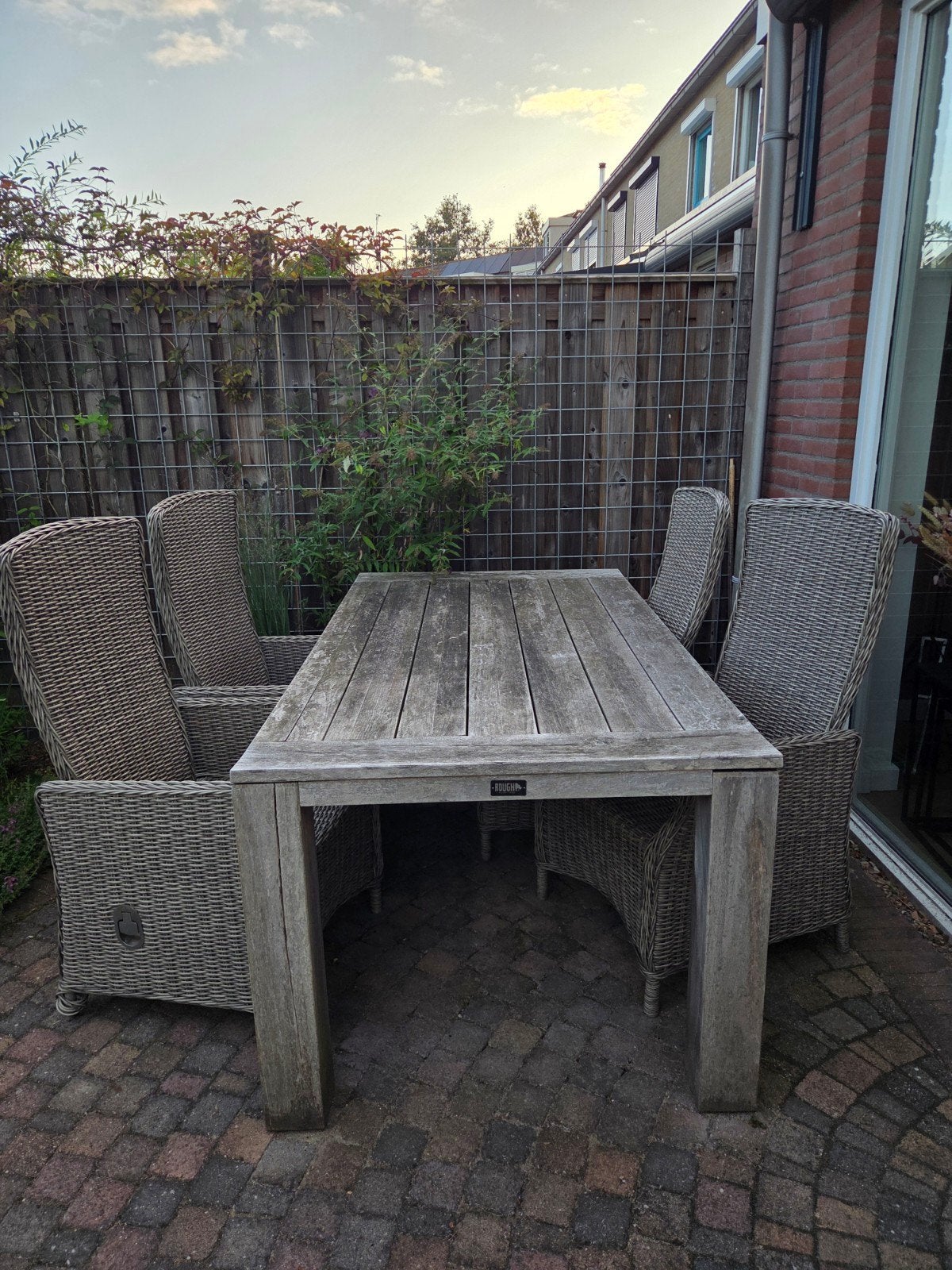 GRATIS: AVH Outdoor tuinstoelen (4 stuks) + tafel Rough, Tuin en Terras, Ophalen, 4 zitplaatsen, Gebruikt, Tuinset