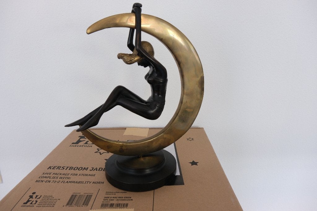 bronzen beeld van vrouw op wassende maan, Antiek en Kunst, Antiek | Koper en Brons, Ophalen, Brons