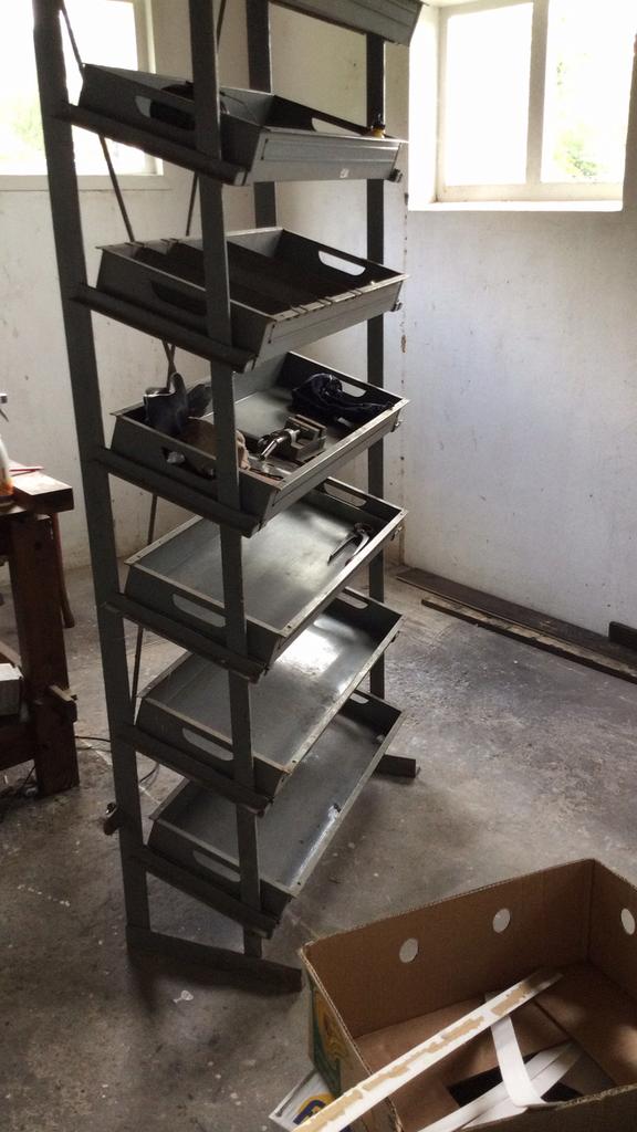 Metalen rek afnemende lades., Ophalen, Gebruikt